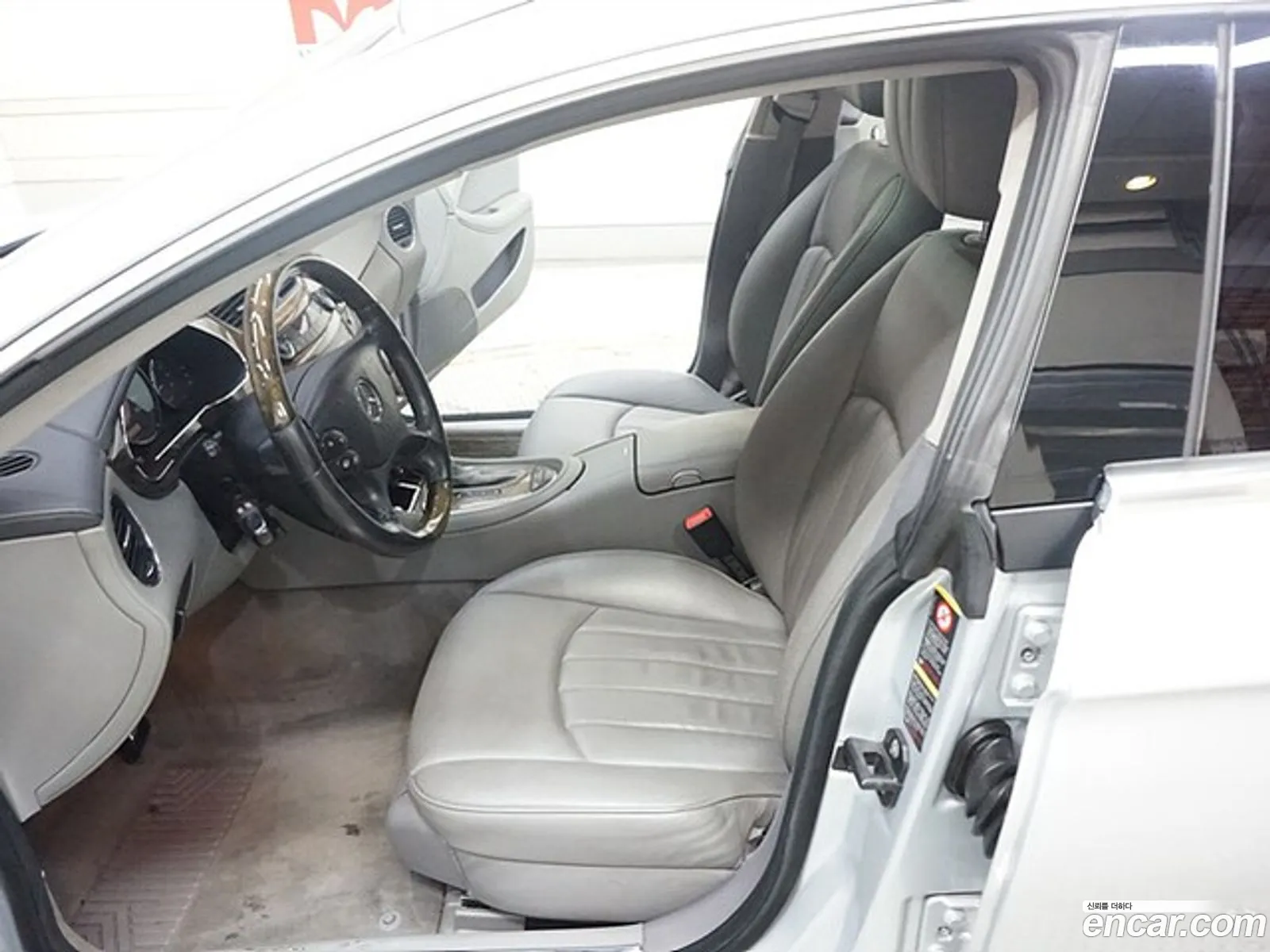 Mercedes-Benz CLS-Class W219 2008 — 3