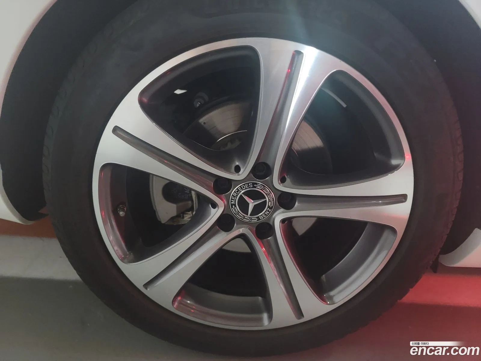Mercedes-Benz E-Class W213 2018 — 15