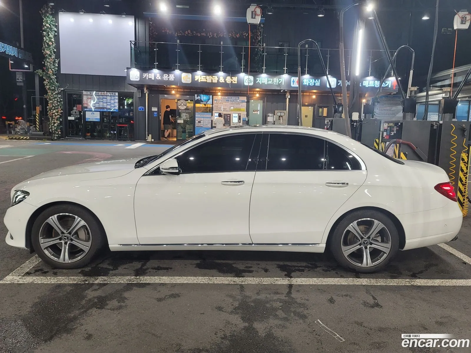 Mercedes-Benz E-Class W213 2018 — 14