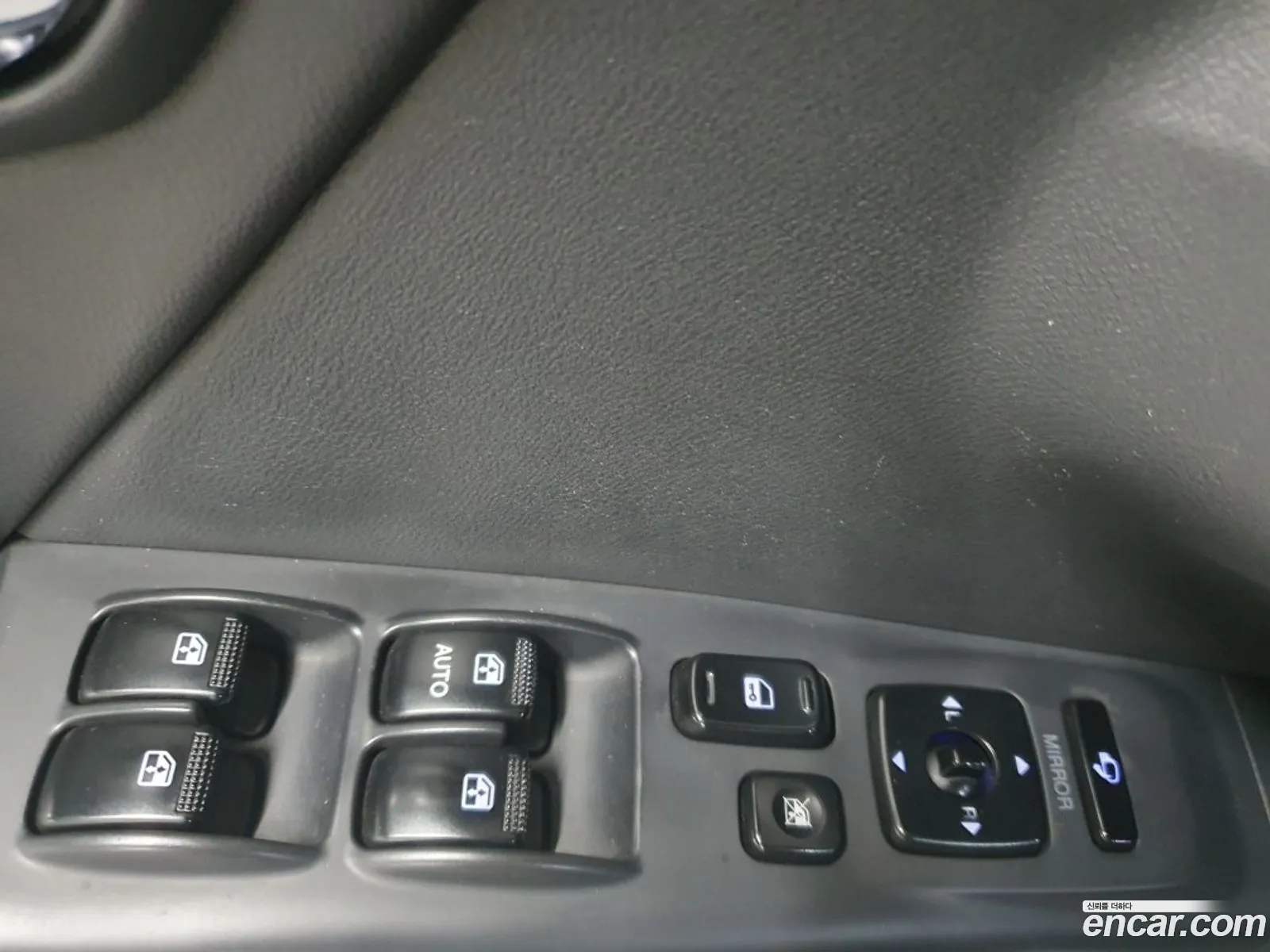 Hyundai The Luxury Grandeur 2010 — 7