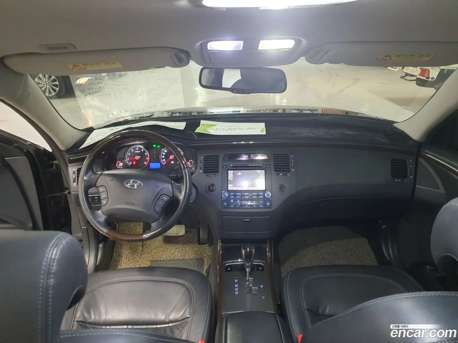 Hyundai The Luxury Grandeur 2010 — 12