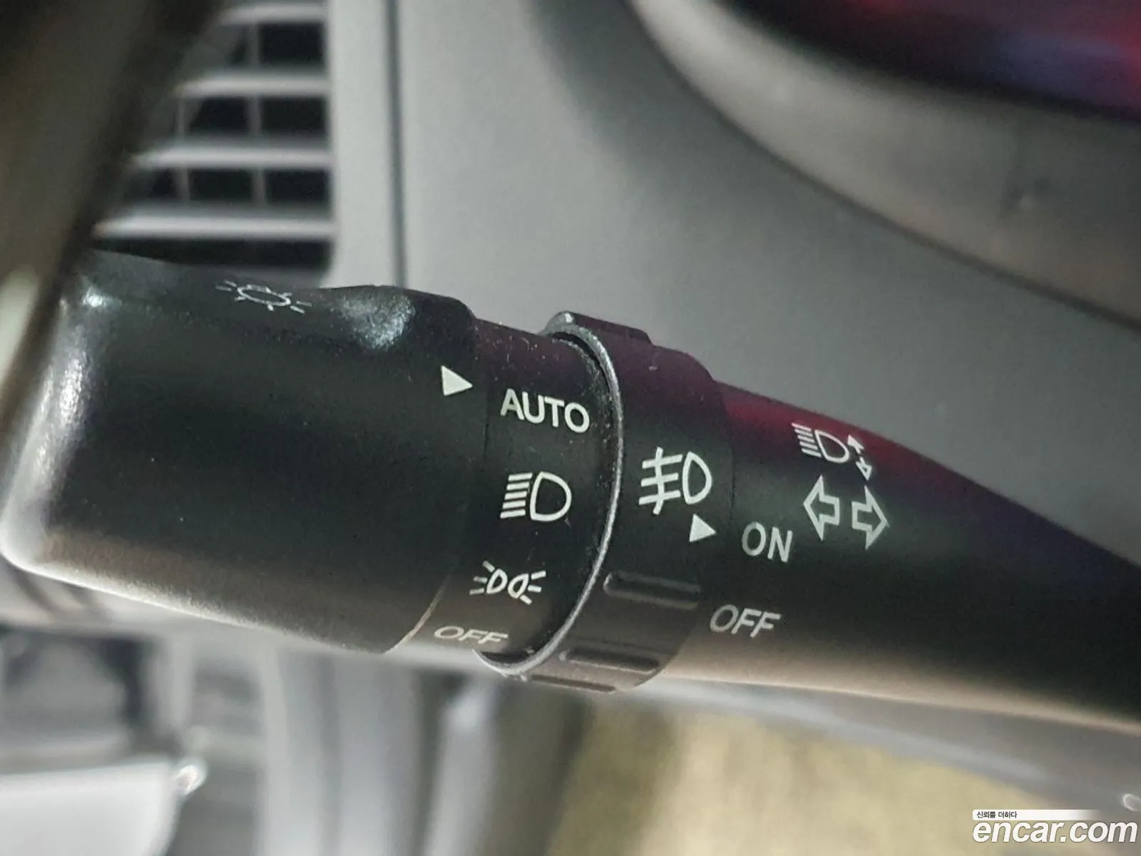Hyundai The Luxury Grandeur 2010 — 17