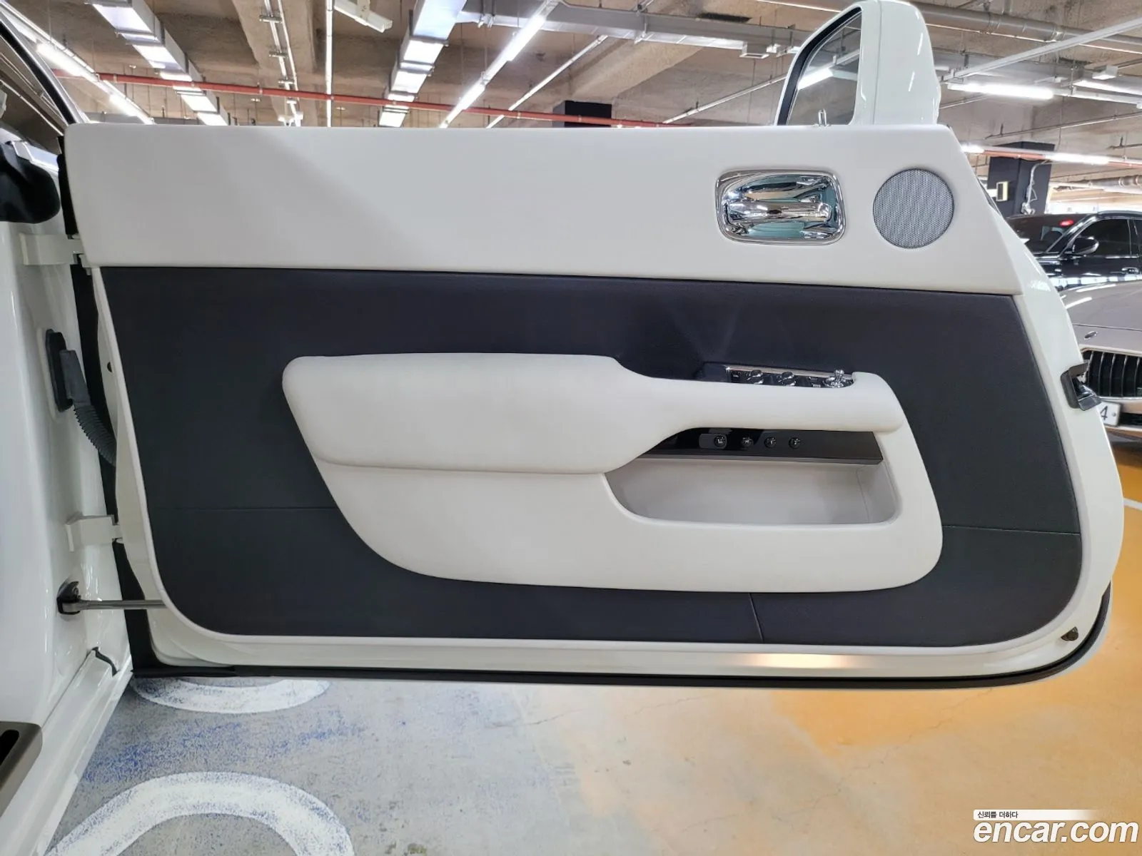 Rolls-Royce Wraith 2015 — 14