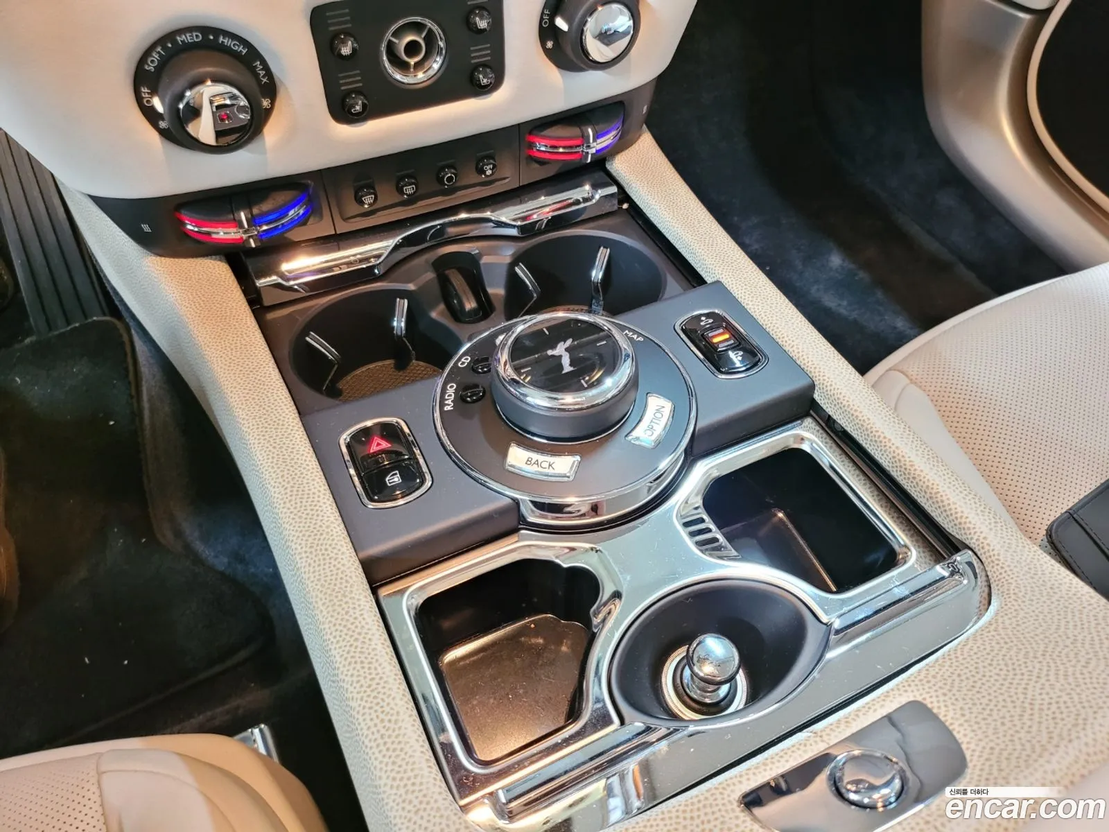 Rolls-Royce Wraith 2015 — 12