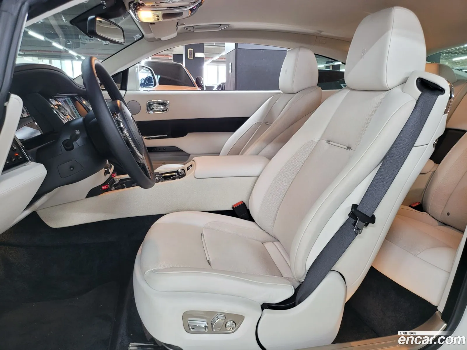 Rolls-Royce Wraith 2015 — 13