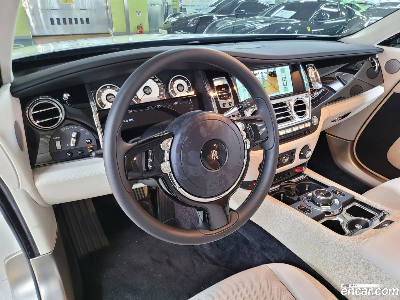 Rolls-Royce Wraith 2015 — 18