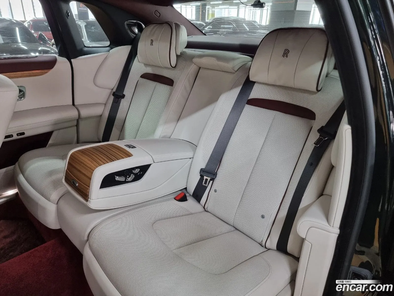 Rolls-Royce Ghost 2021 — 9