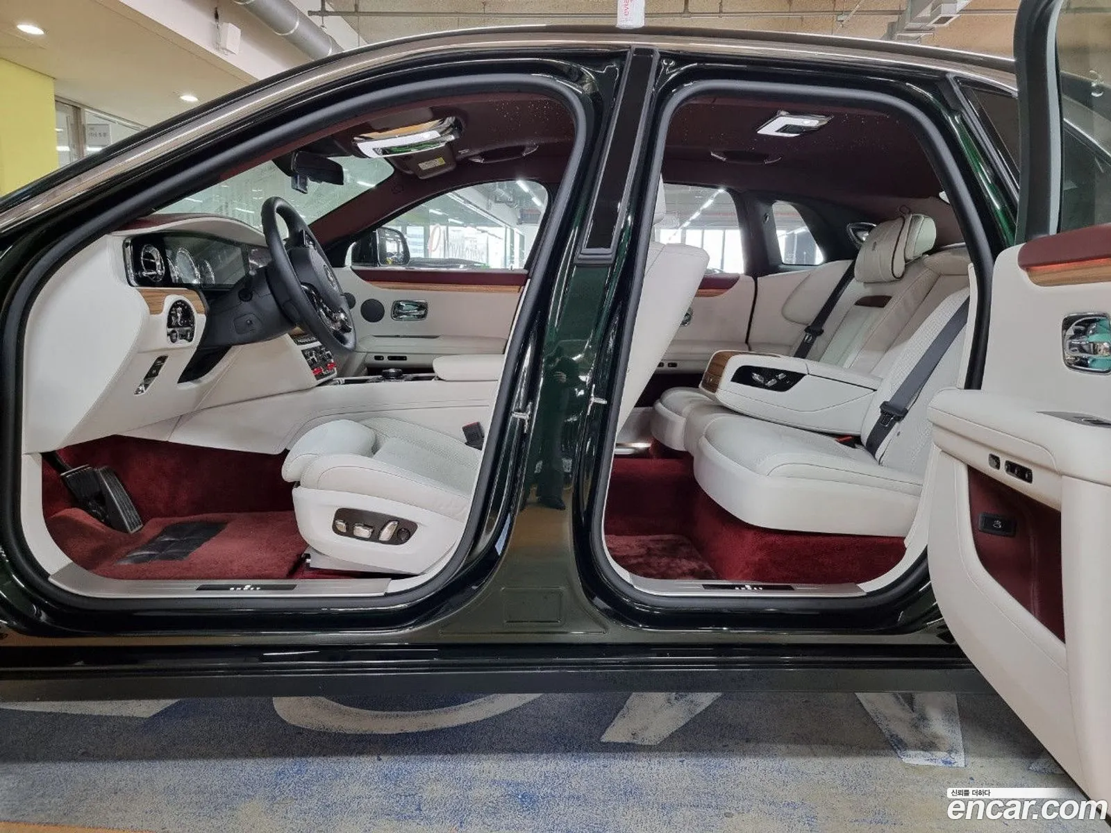 Rolls-Royce Ghost 2021 — 16
