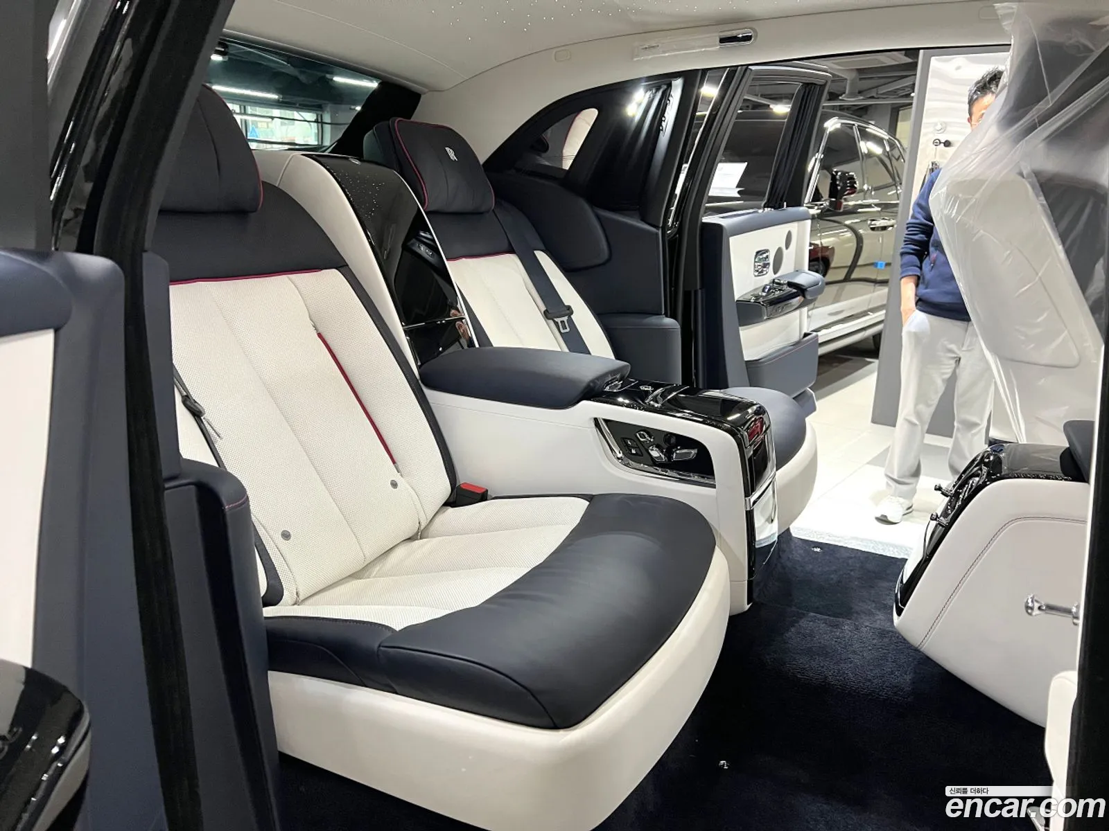 Rolls-Royce Phantom 2023 — 3