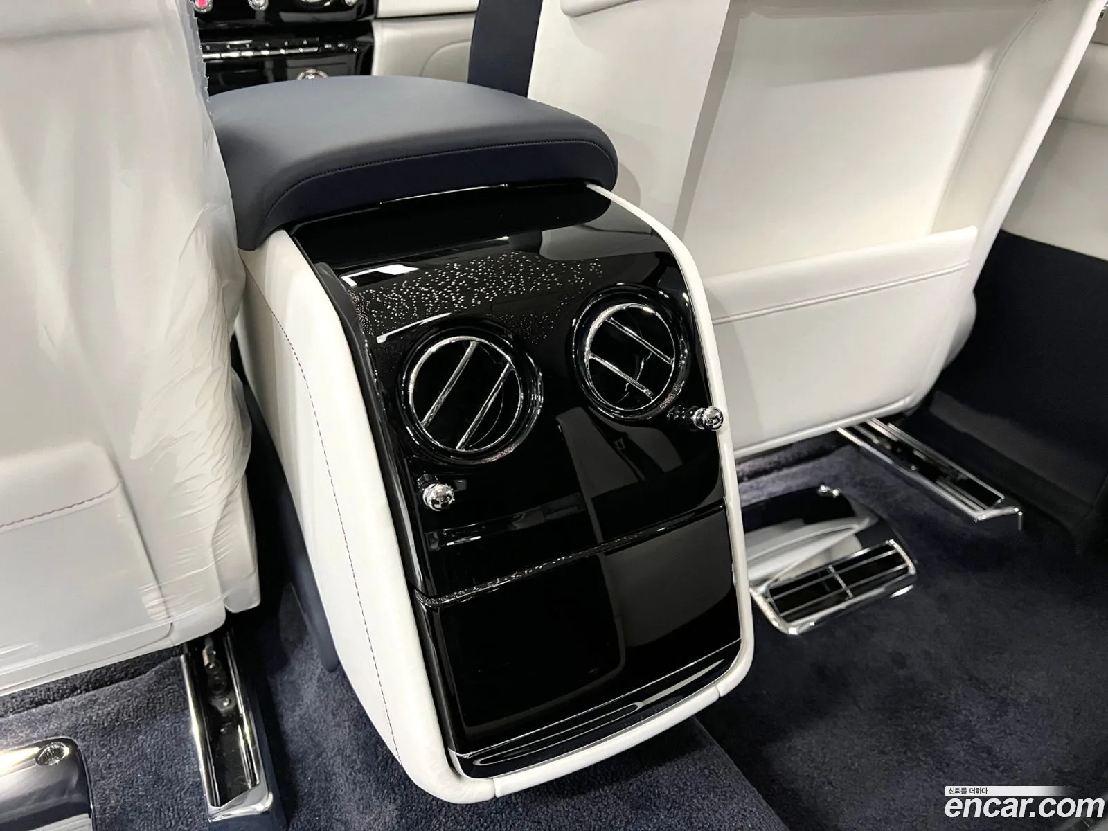 Rolls-Royce Phantom 2023 — 9