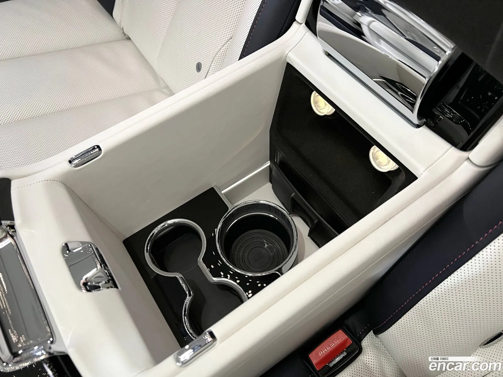 Rolls-Royce Phantom 2023 — 8