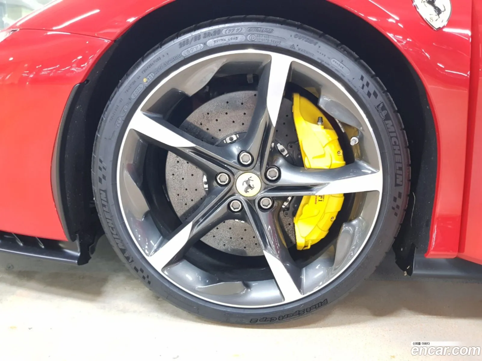Ferrari SF90 Spider 2023 — 10