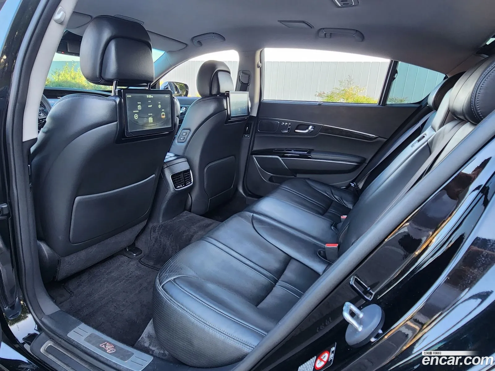 Kia K9 2015 — 9