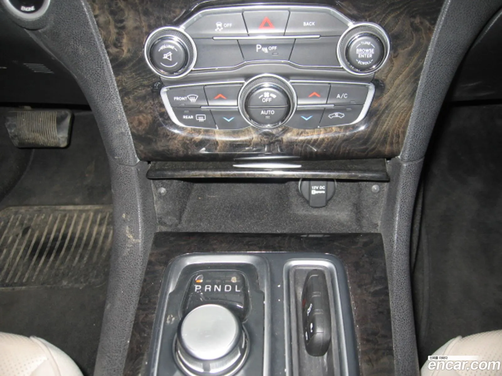 Chrysler 300C 2016 — 3