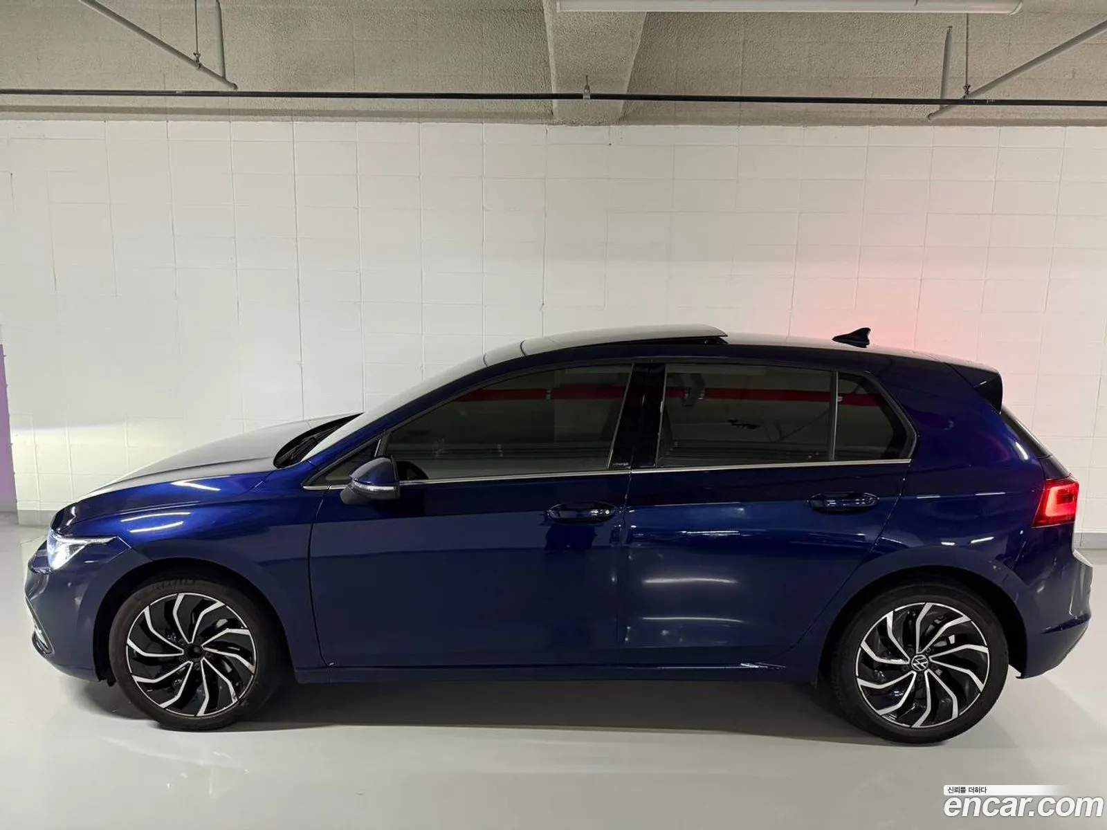 Volkswagen Golf 8th Gen 2022 — 8