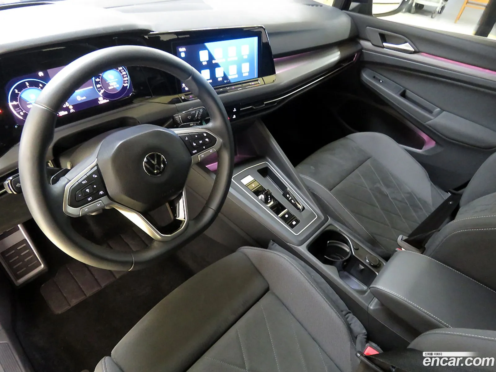 Volkswagen Golf 8th Gen 2022 — 12