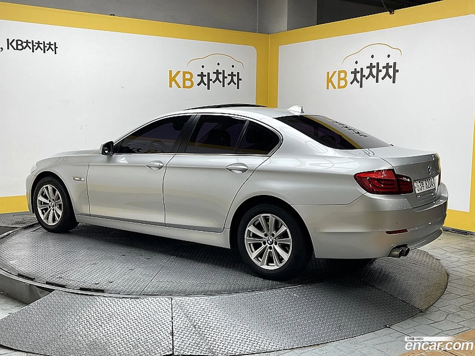 BMW 5 Series 2010 — 9