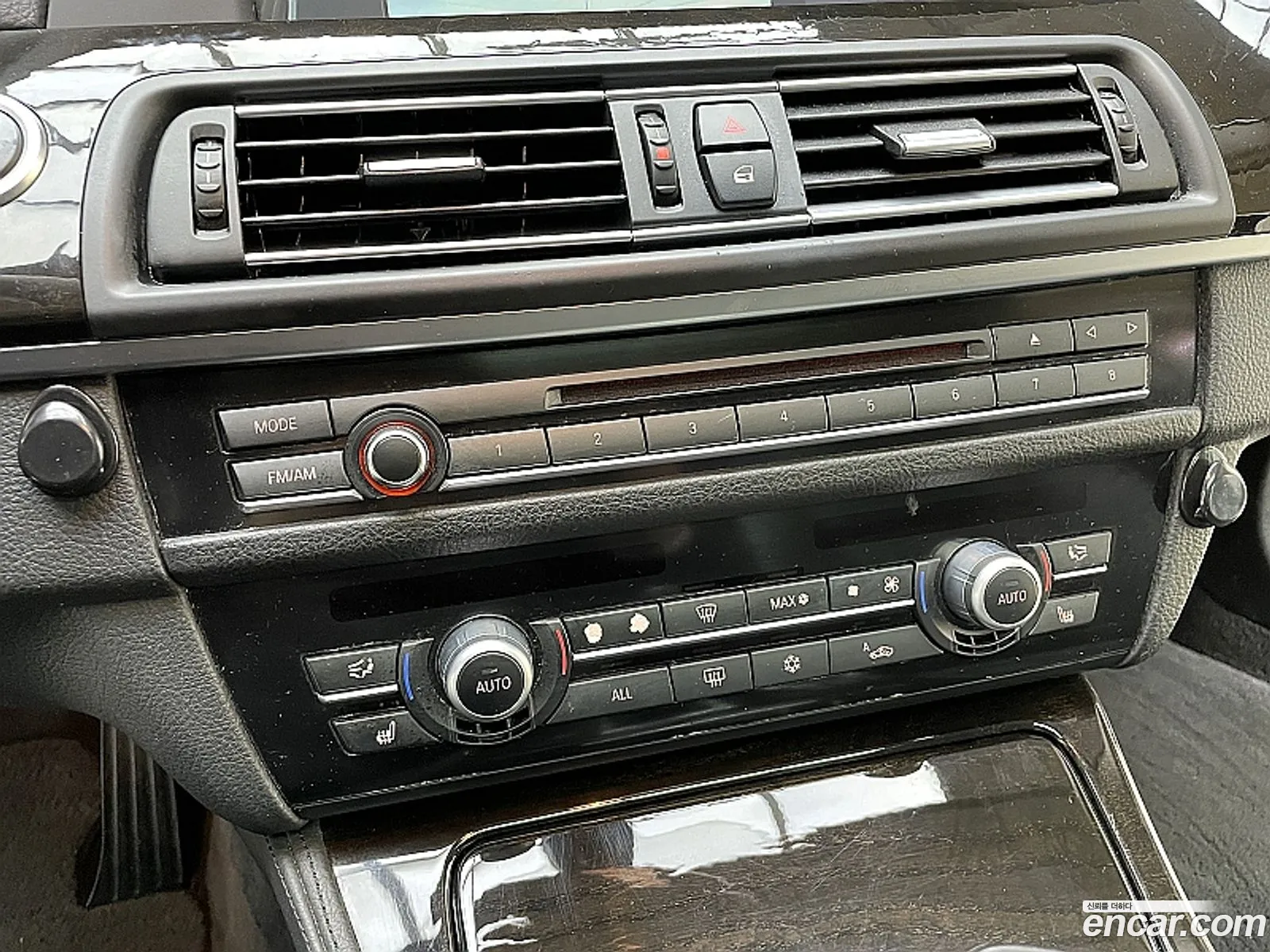 BMW 5 Series 2010 — 17
