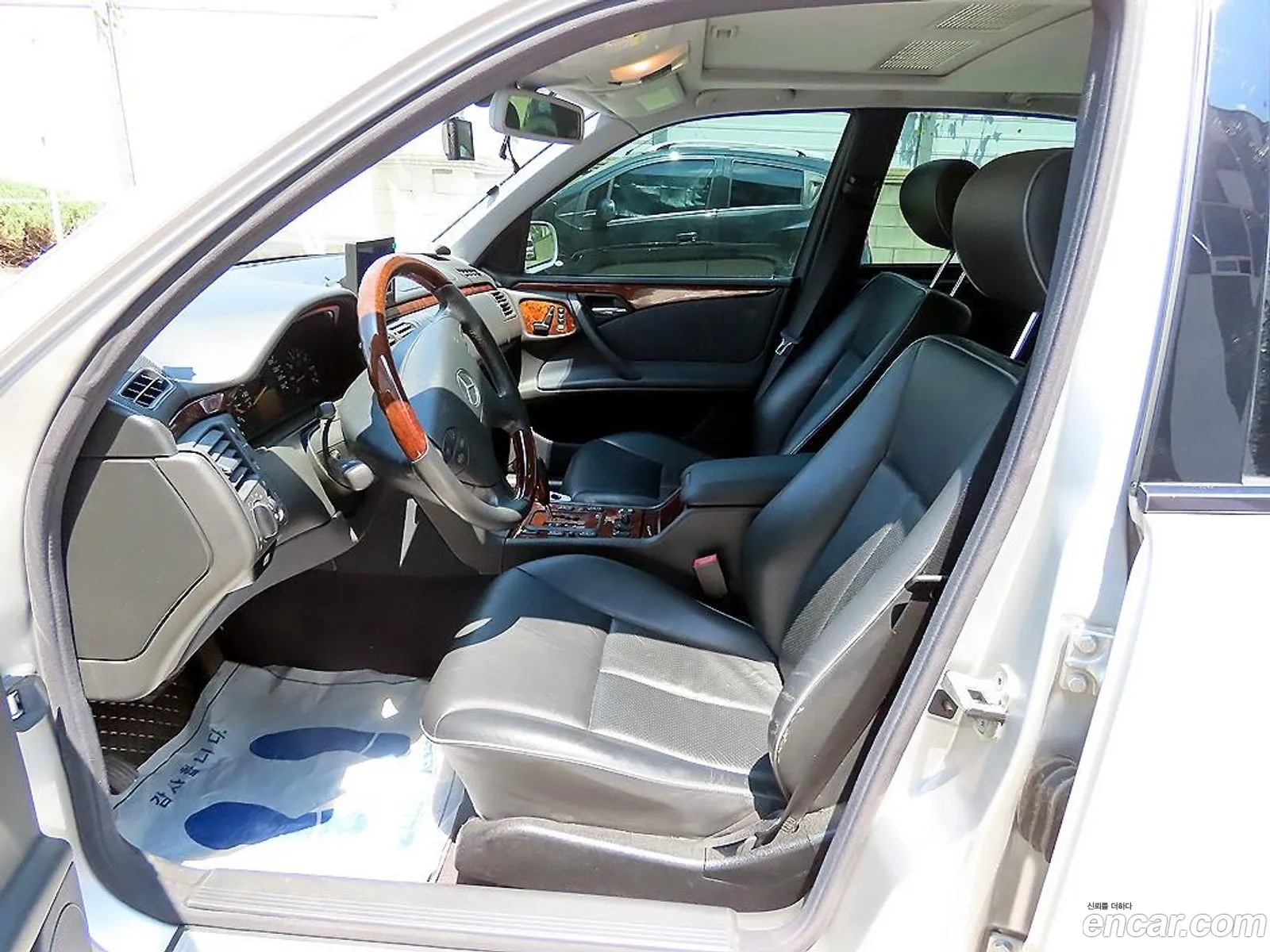 Mercedes-Benz E-Class W210 2001 — 4