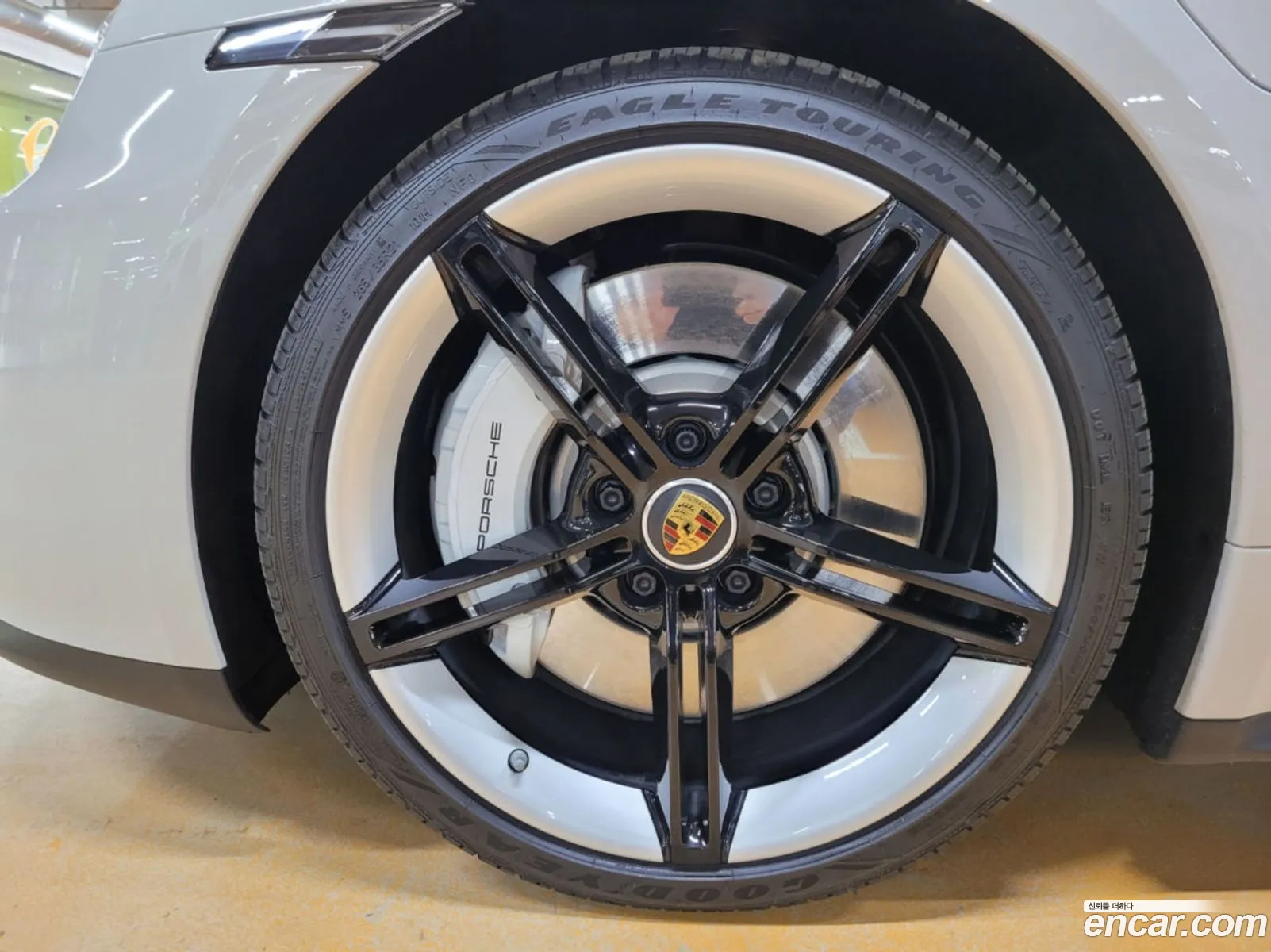 Porsche Taycan 2022 — 3