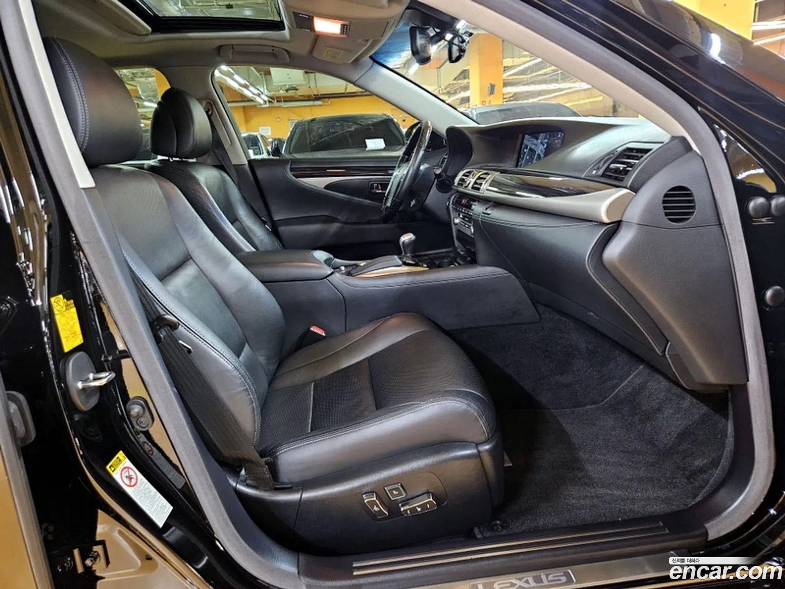 Lexus LS460 2014 — 19