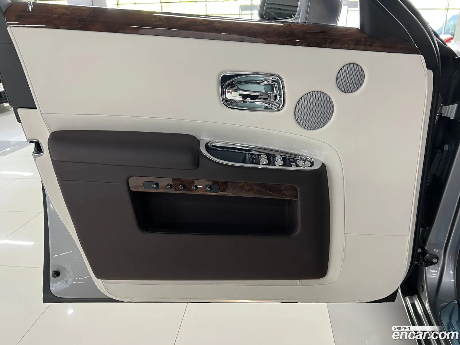 Rolls-Royce Ghost 2019 — 13
