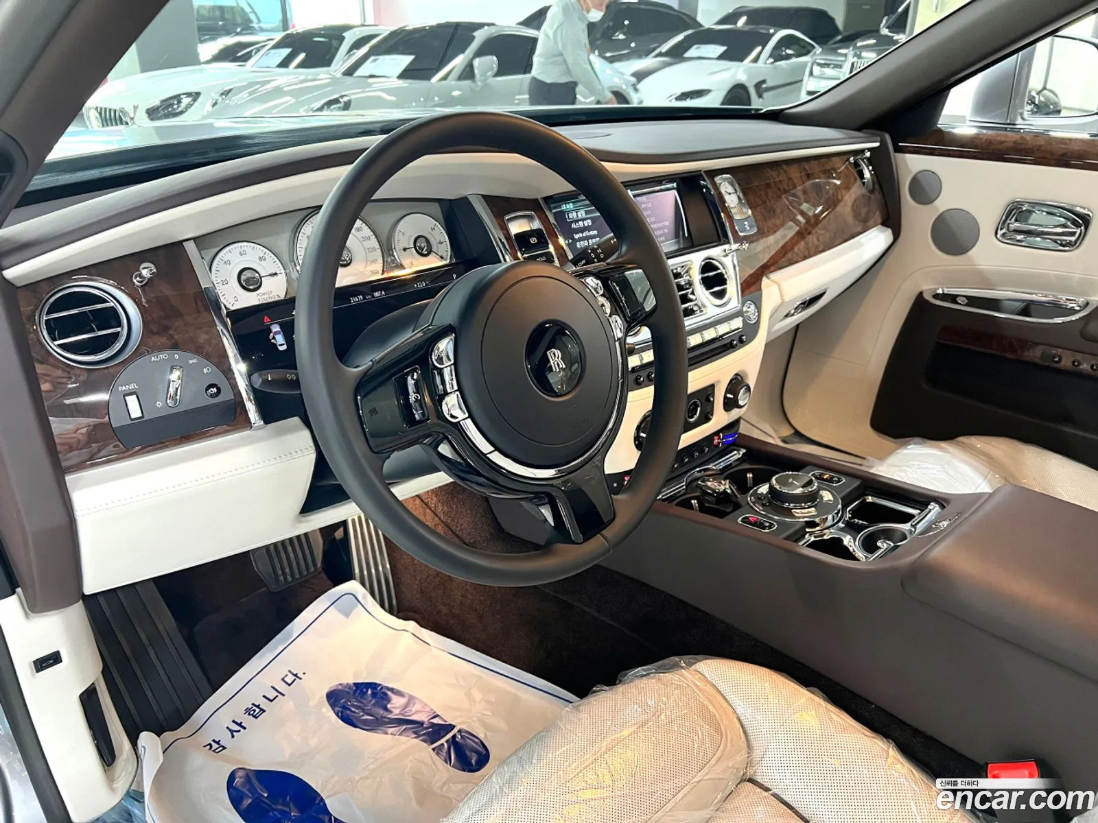 Rolls-Royce Ghost 2019 — 10