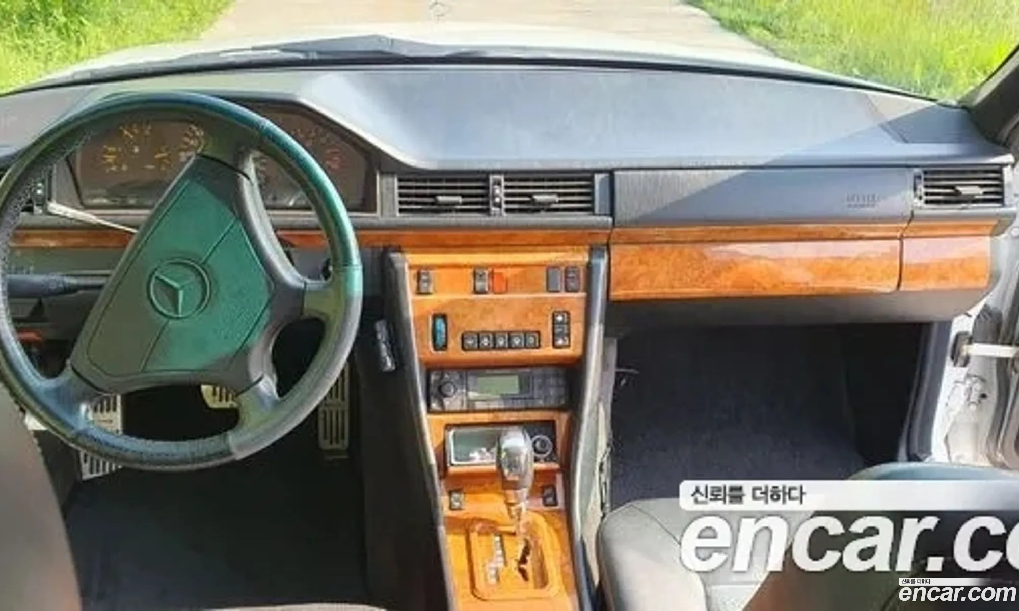 Mercedes-Benz E-Class W124 1993 — 11