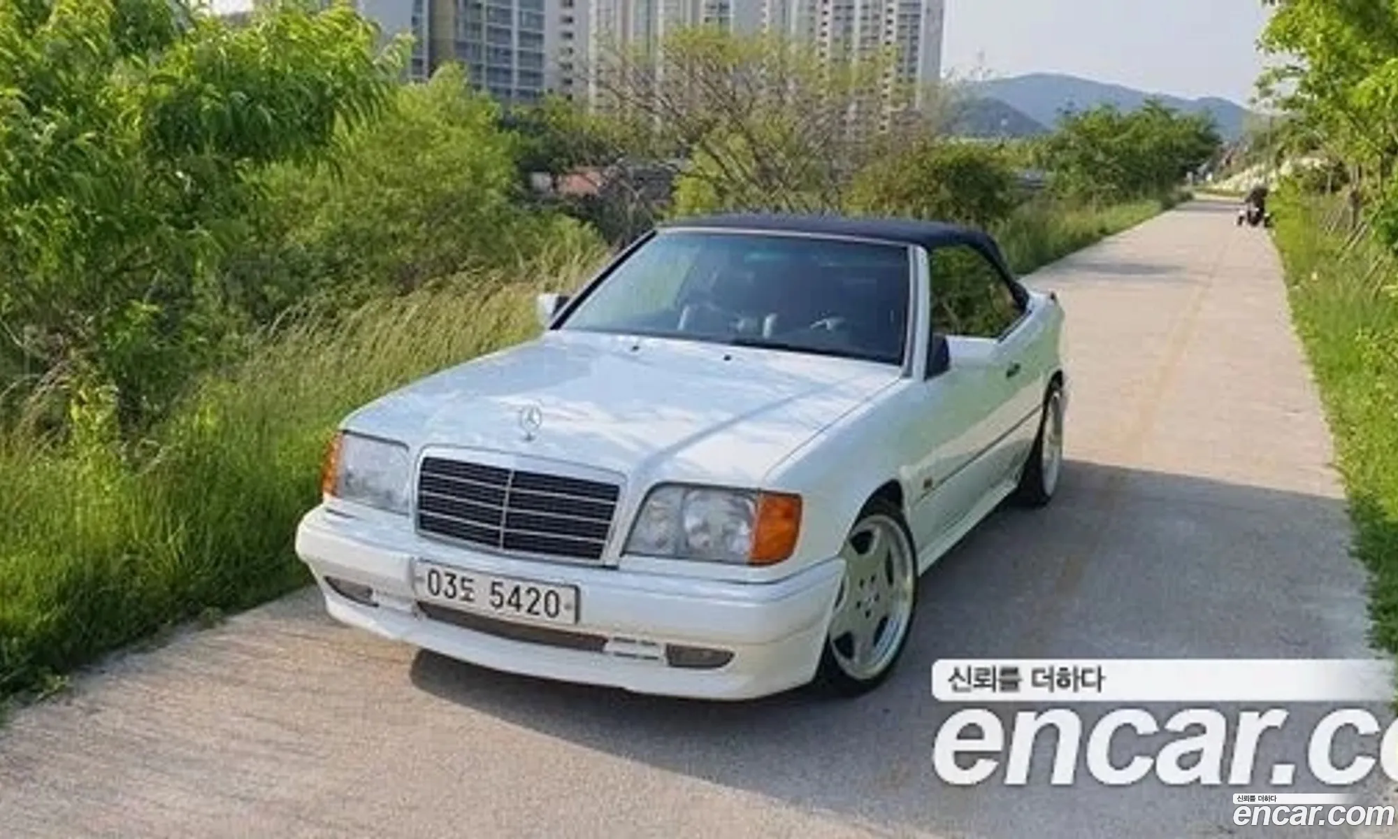 Mercedes-Benz E-Class W124 1993 — 12