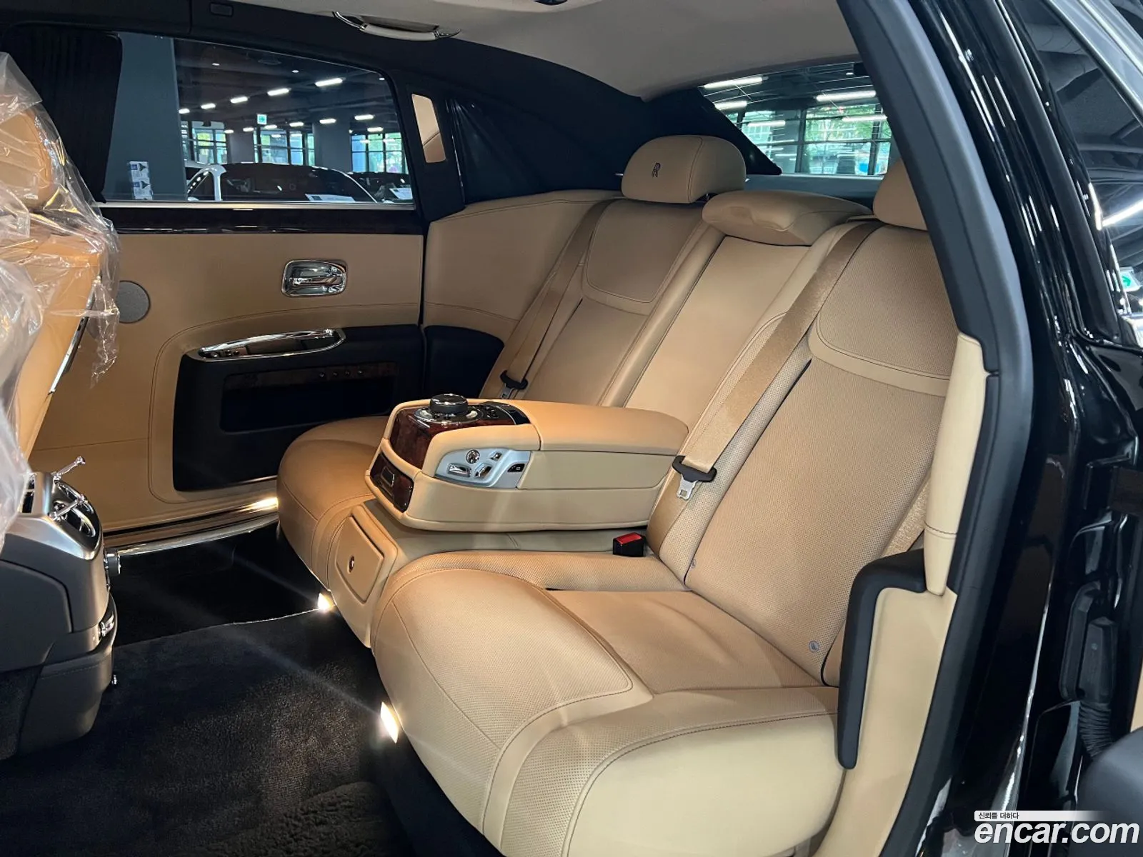 Rolls-Royce Ghost 2018 — 3