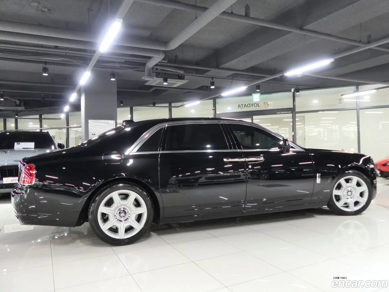 Rolls-Royce Ghost 2018 — 12