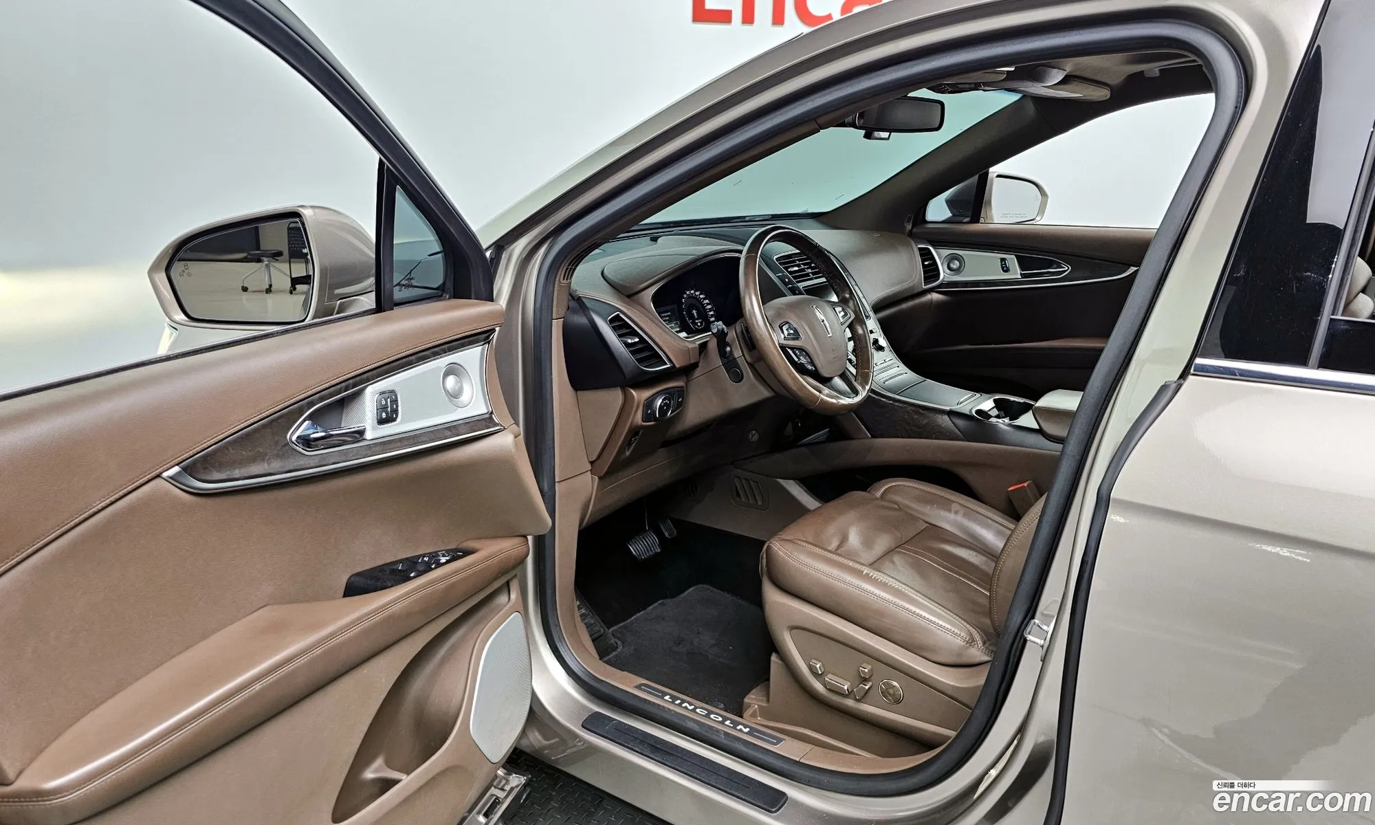 Lincoln MKX 2018 2LMPJ8LP4JBL40030 — 16