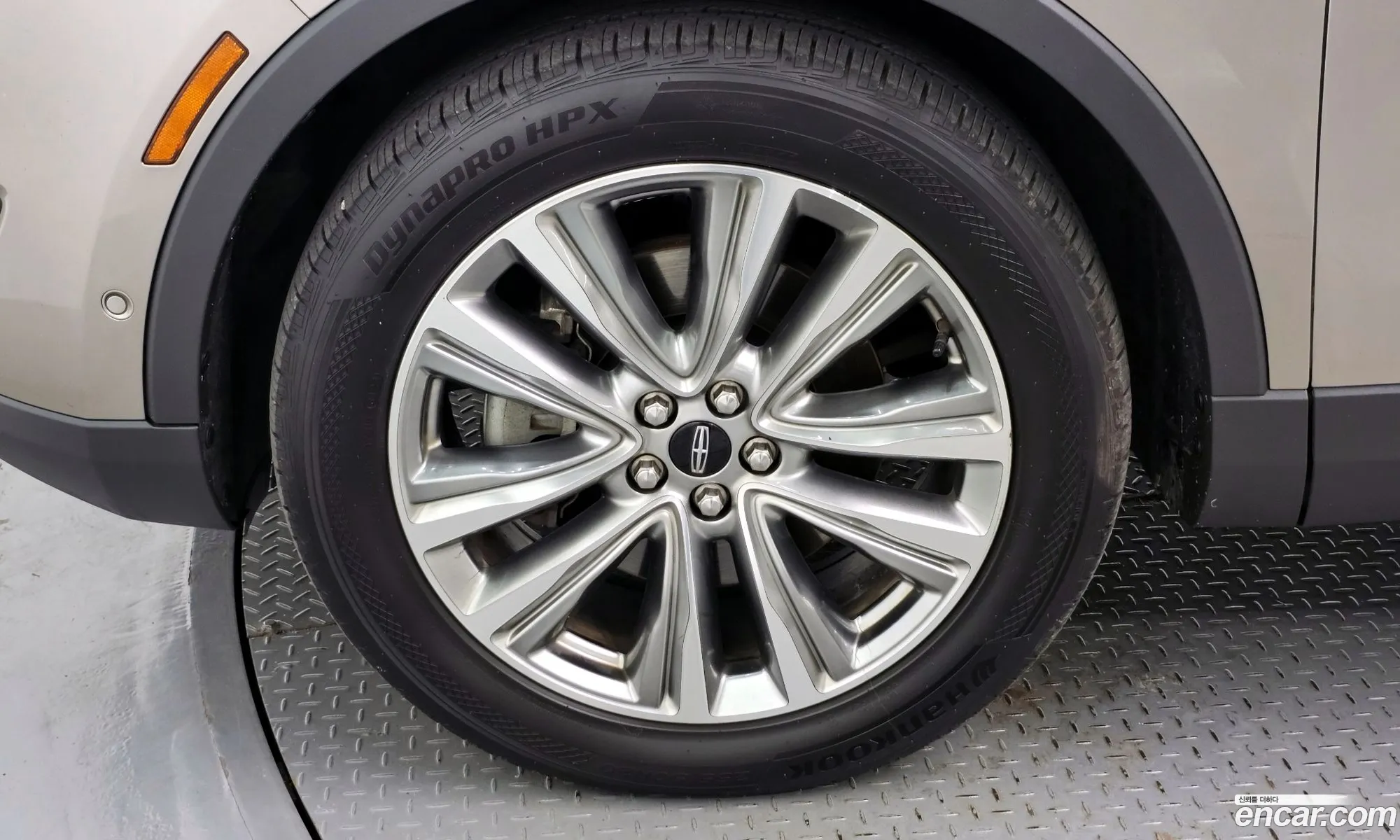 Lincoln MKX 2018 2LMPJ8LP4JBL40030 — 9