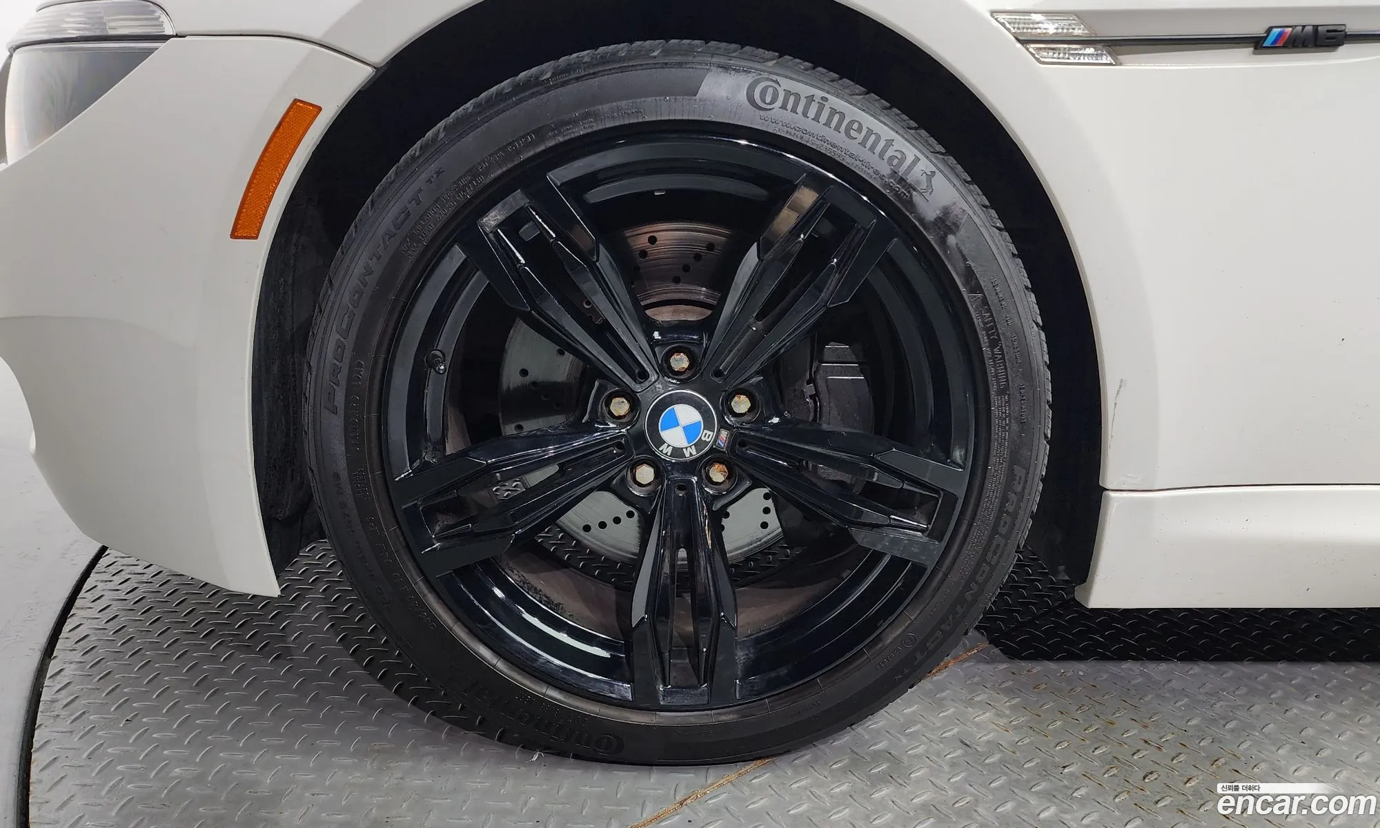BMW M6 2007 WBSEH93517B798462 — 6