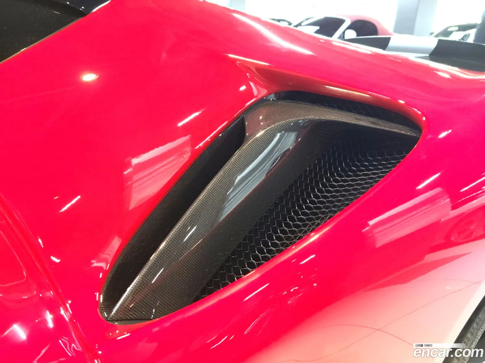 Ferrari SF90 Stradale 2021 — 12