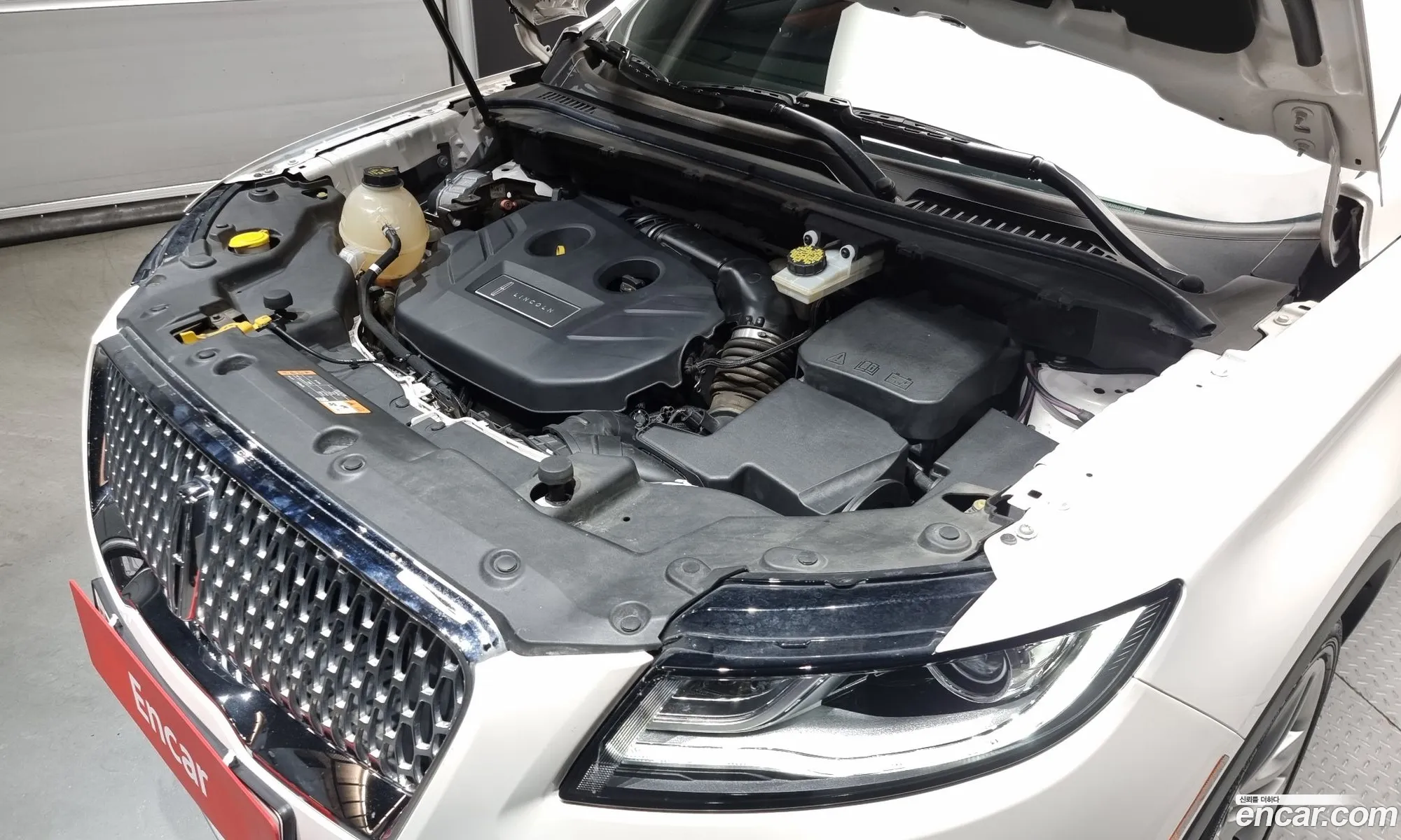 Lincoln MKC 2018 5LMCJ3D91KUL07234 — 16