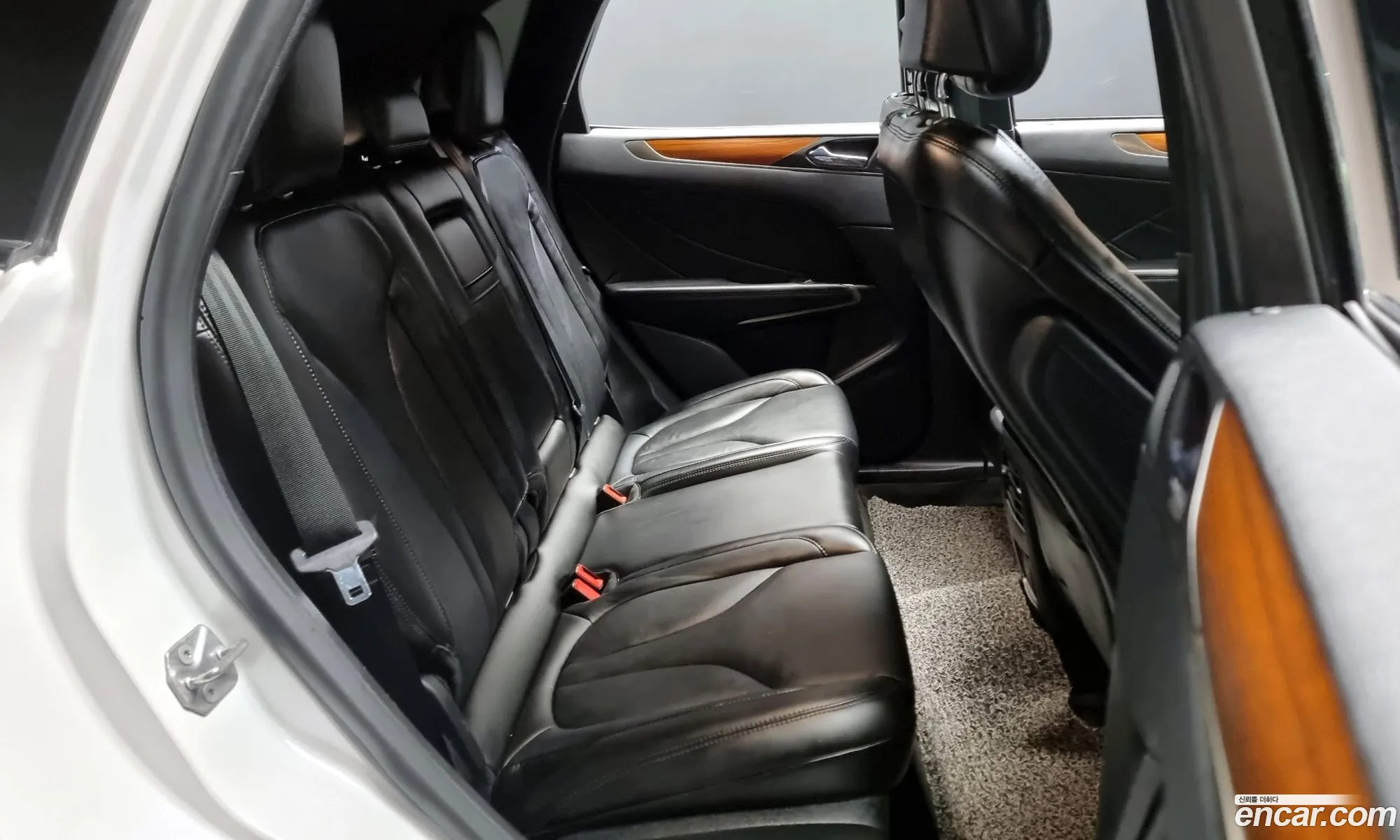 Lincoln MKC 2018 5LMCJ3D91KUL07234 — 10