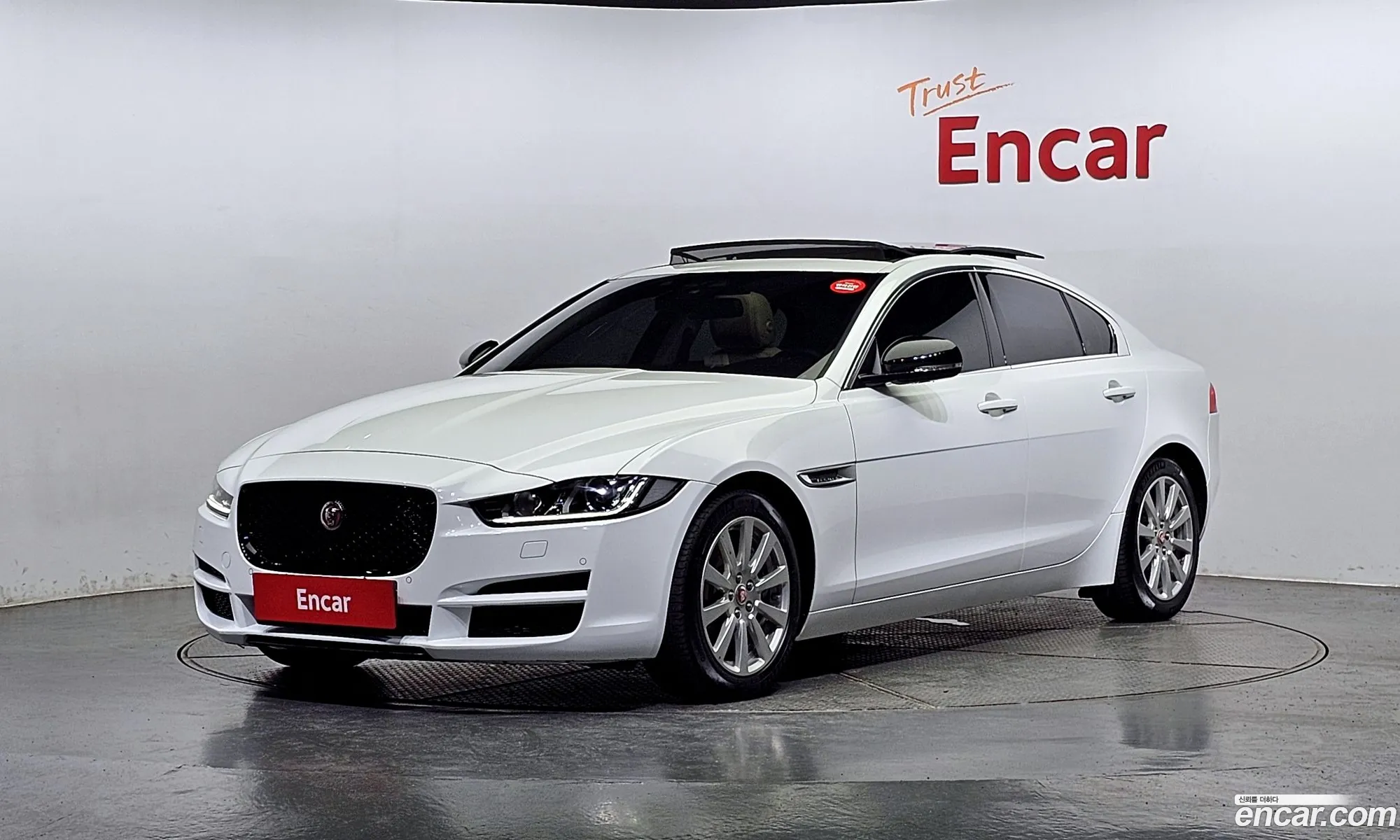 Jaguar XE 2017 SAJAB4BN5HA944690 — 13