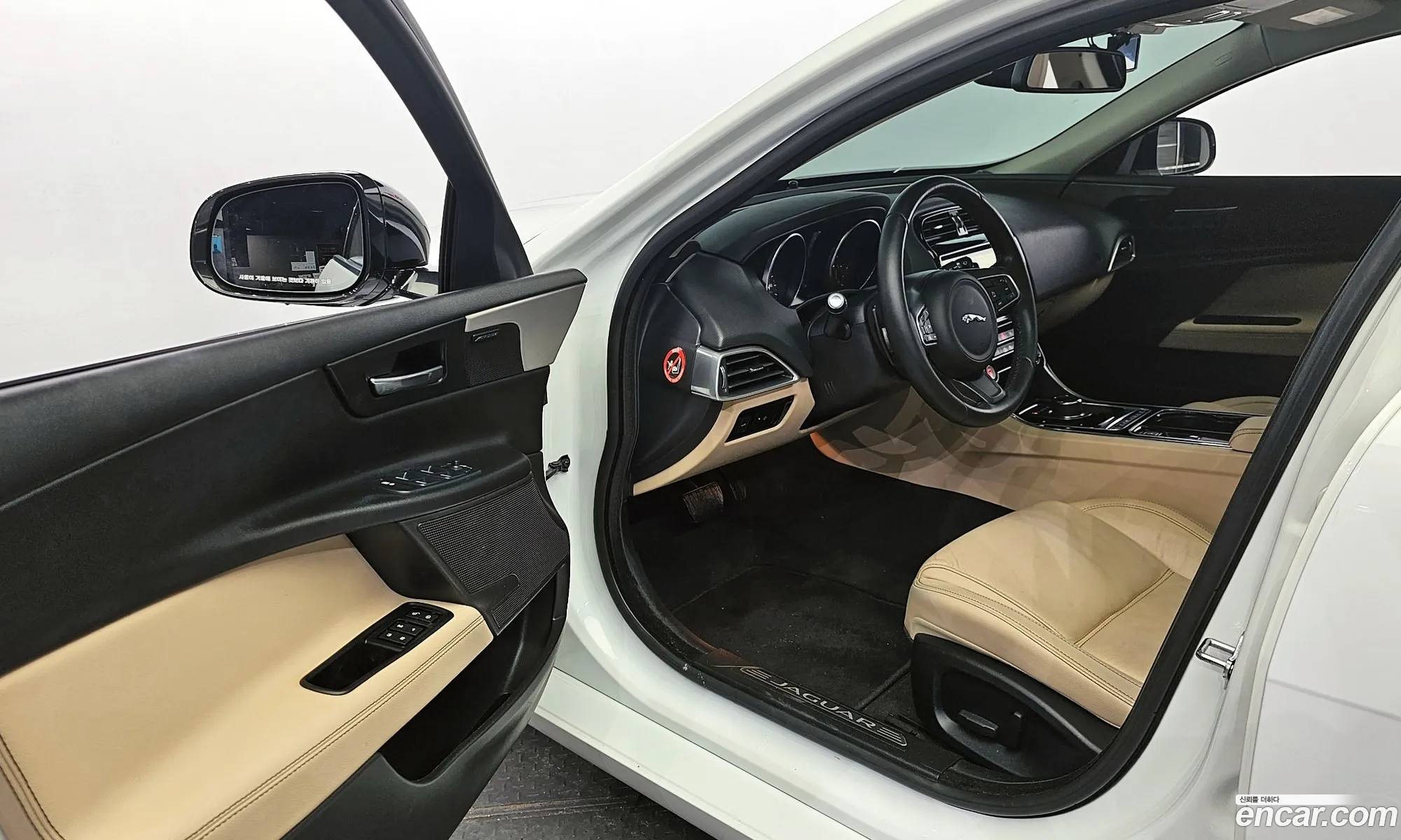 Jaguar XE 2017 SAJAB4BN5HA944690 — 18
