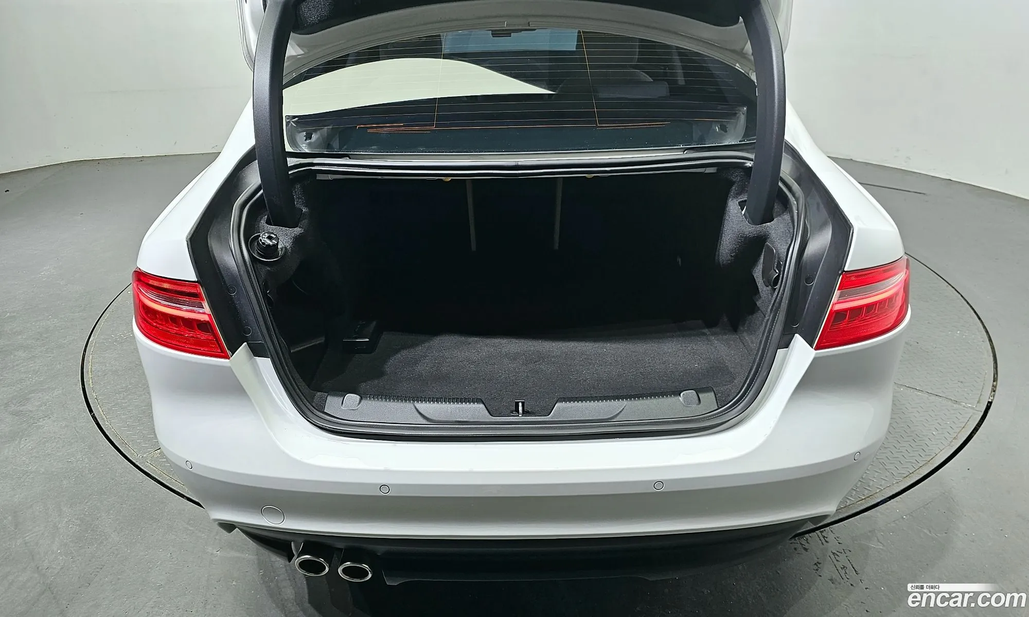 Jaguar XE 2017 SAJAB4BN5HA944690 — 5