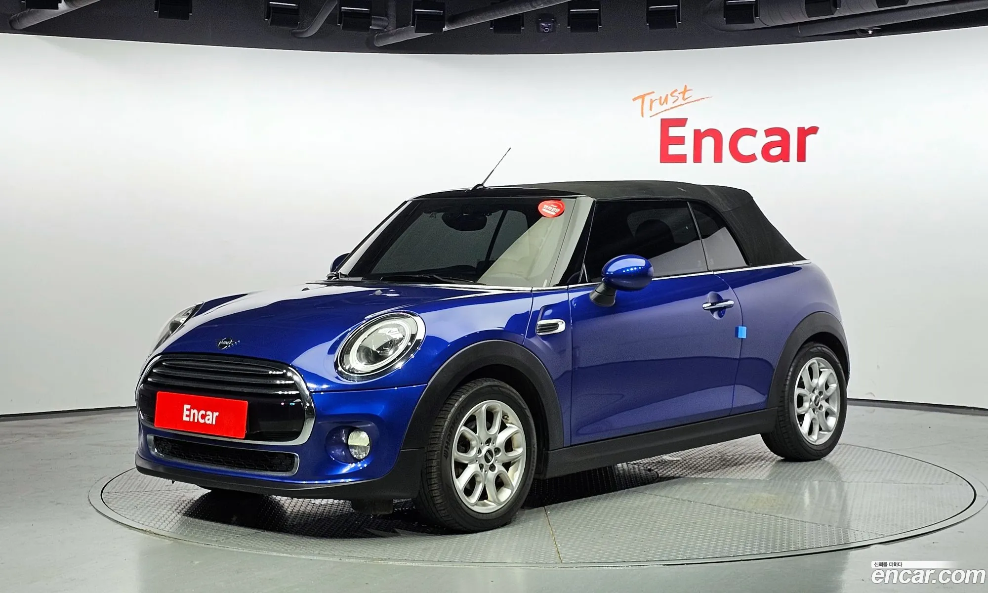 Mini Cooper Convertible 2019 WMWWG5106K3F53626 — 4