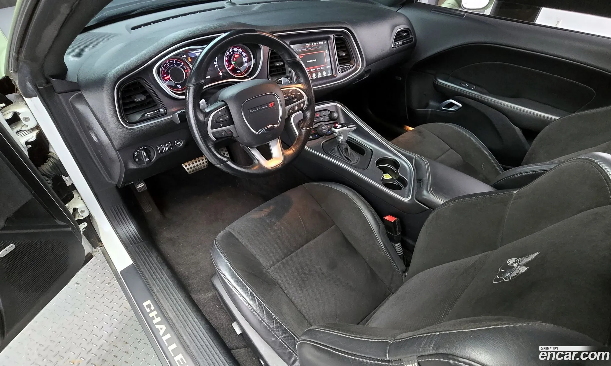 Dodge Challenger 2016 2C3CDZFJ9GH184774 — 18