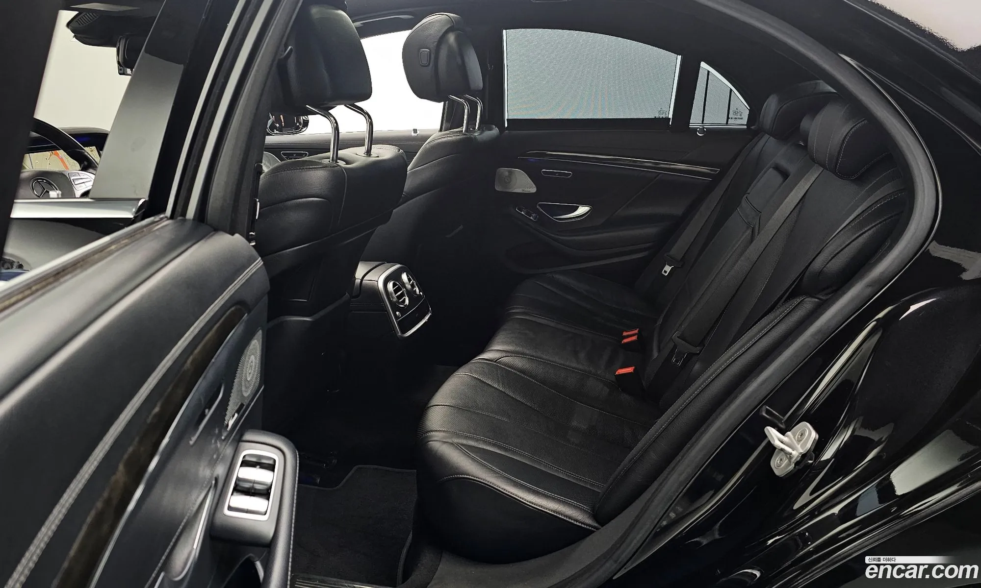 Mercedes-Benz S-Class W222 2015 WDDUF3DB4GA215968 — 17