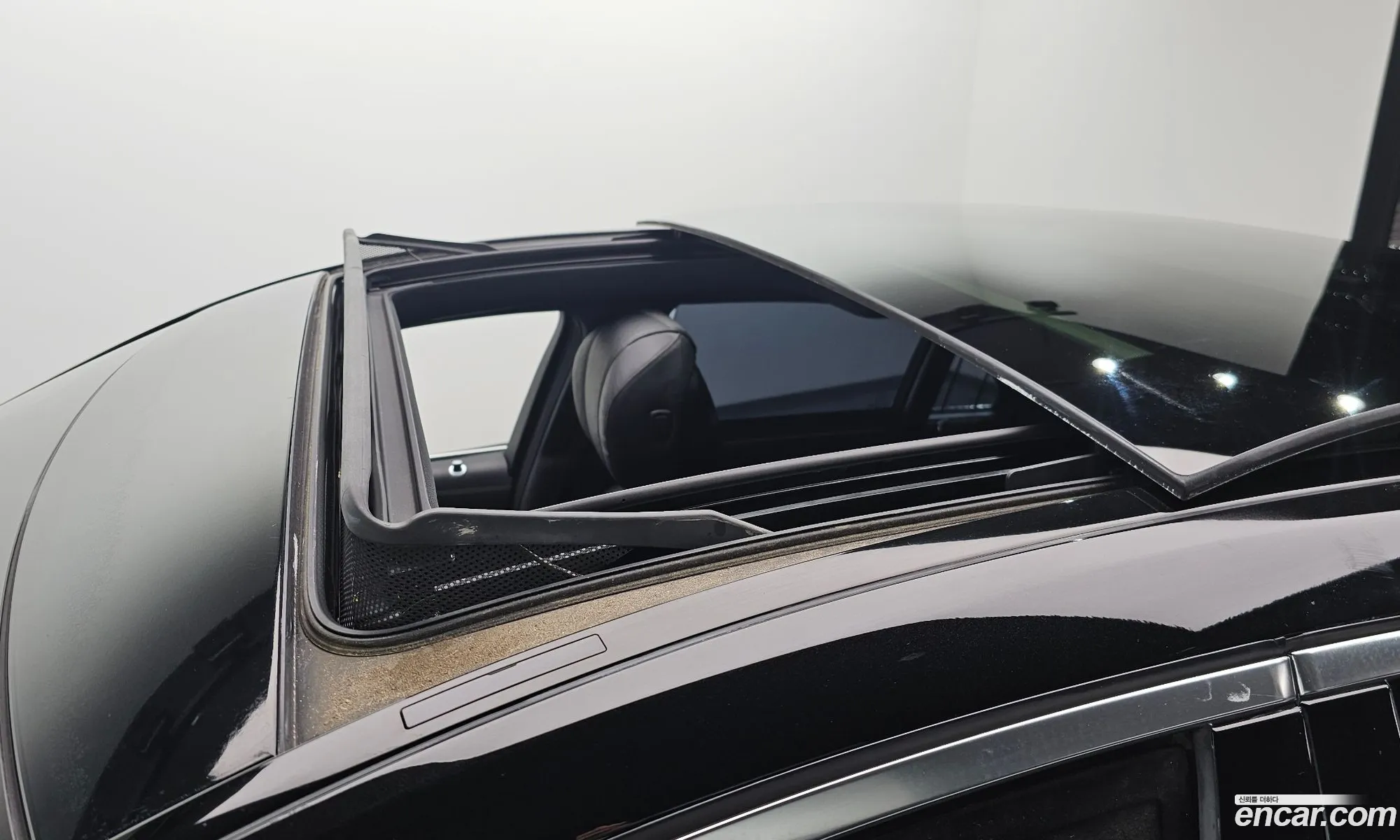 Mercedes-Benz S-Class W222 2015 WDDUF3DB4GA215968 — 9