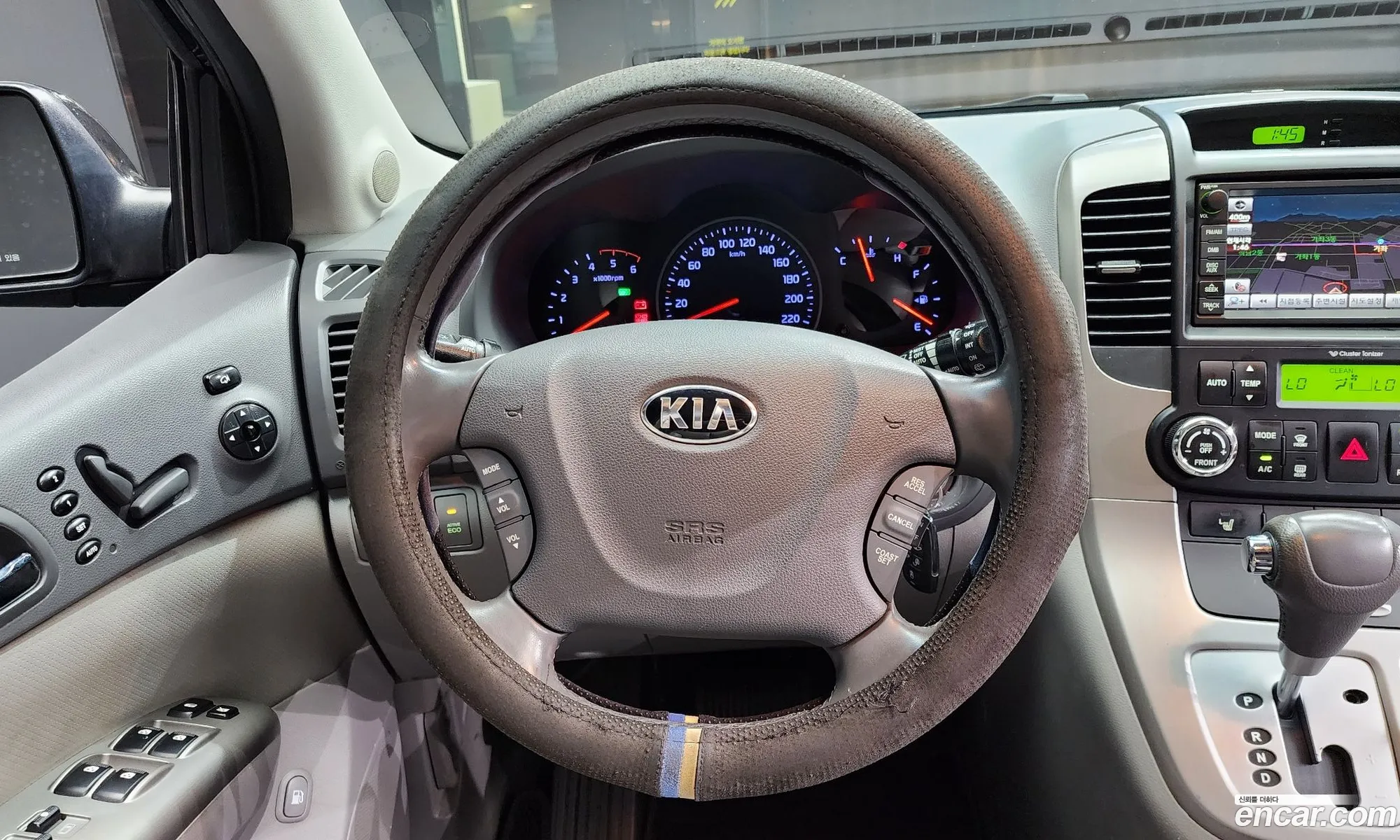 Kia Carnival R 2013 — 15