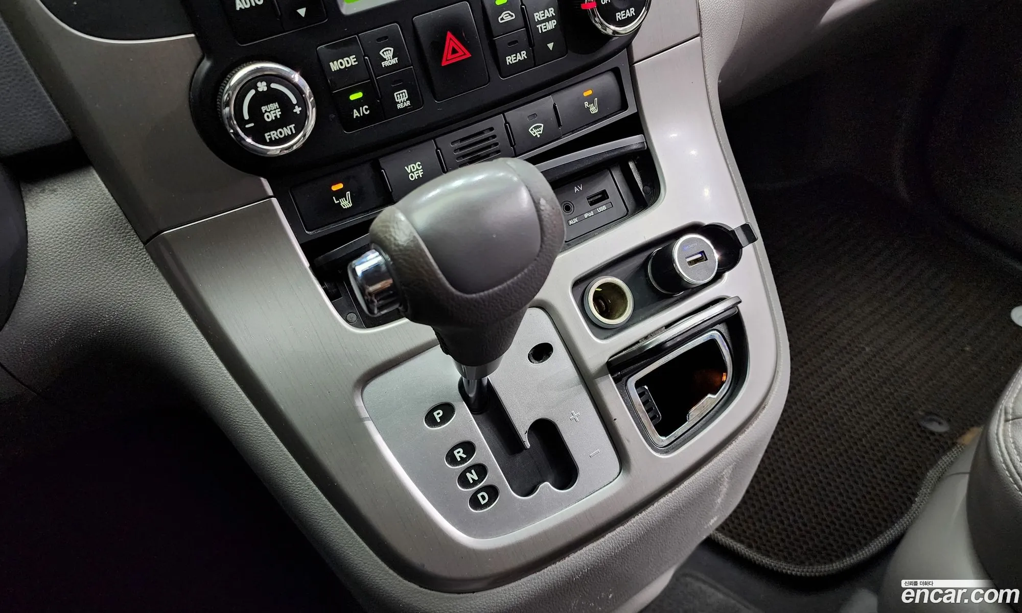 Kia Carnival R 2013 — 12