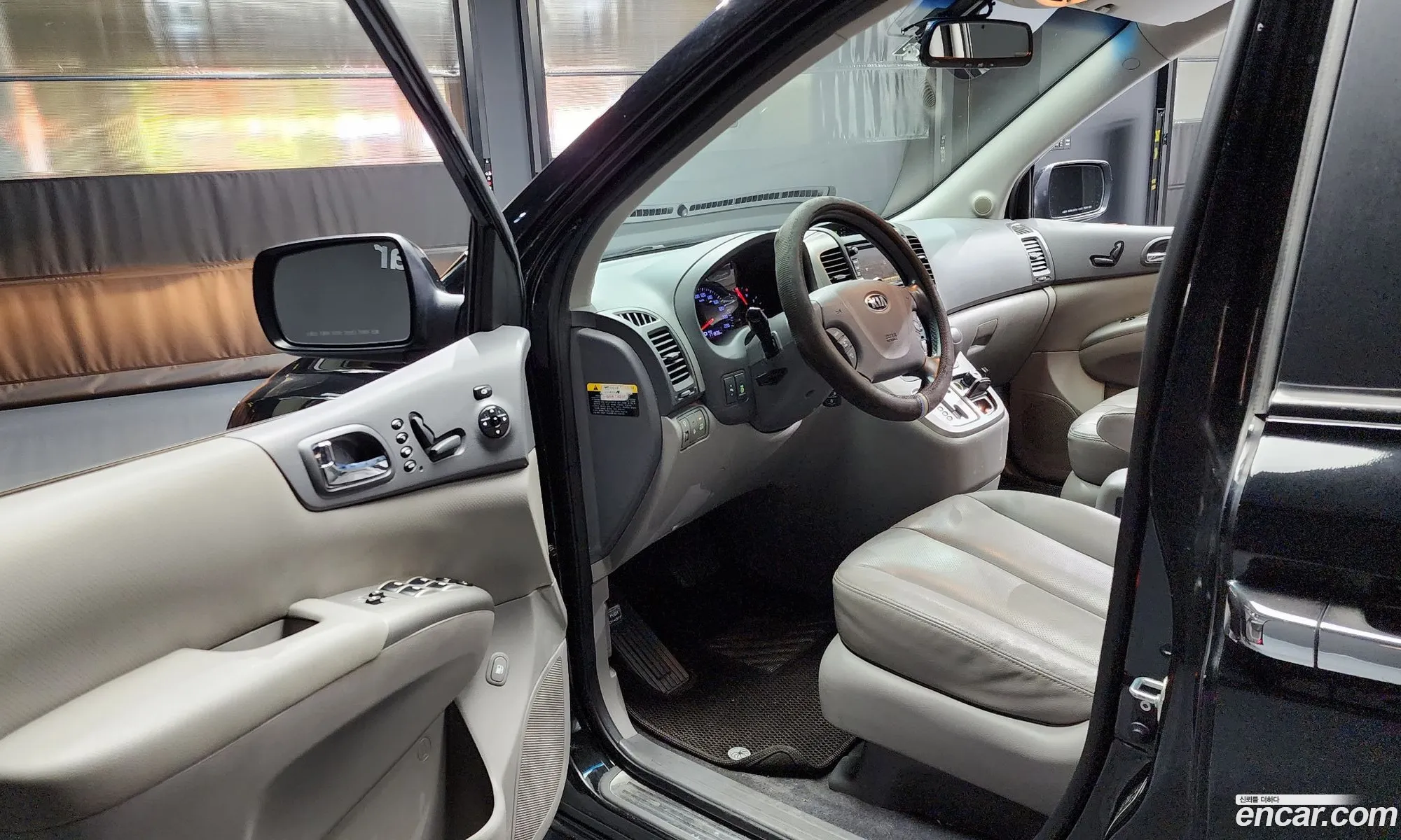 Kia Carnival R 2013 — 14