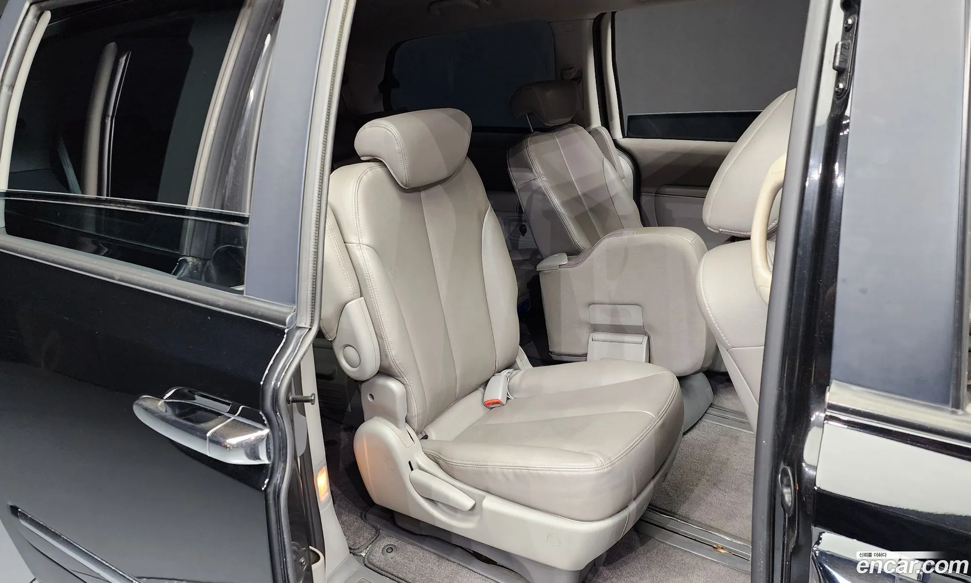 Kia Carnival R 2013 — 20