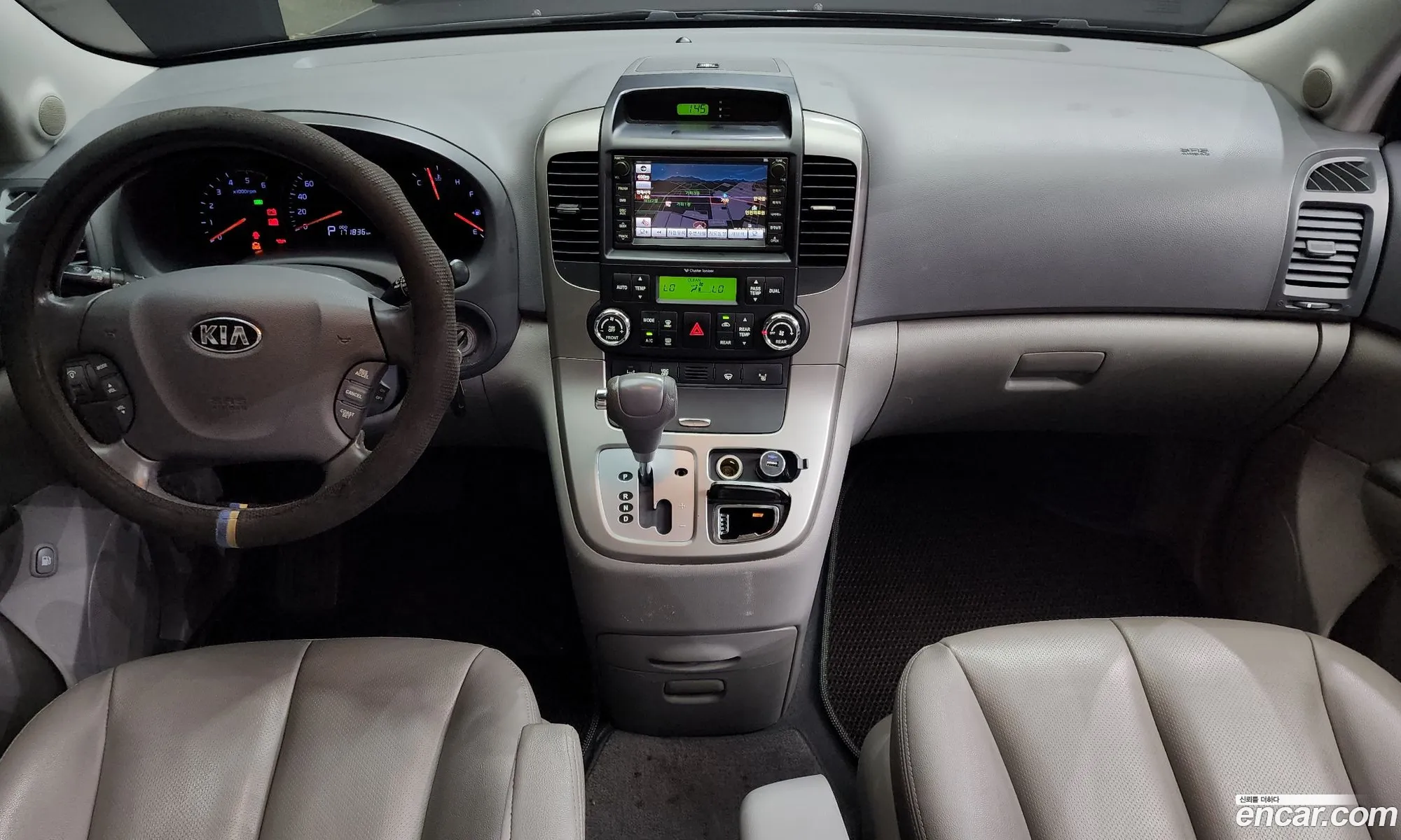 Kia Carnival R 2013 — 18