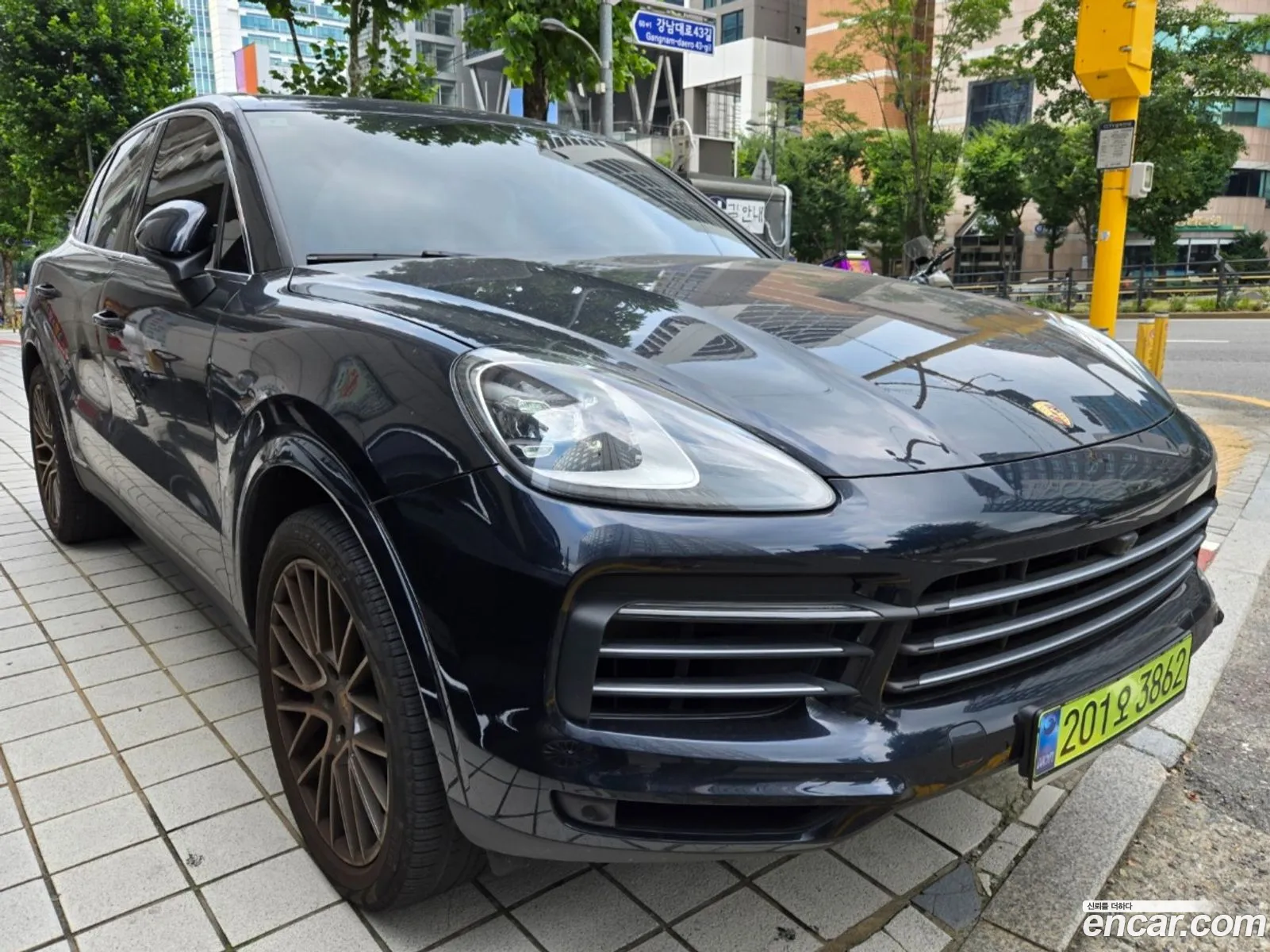 Porsche Cayenne 2020 — 17
